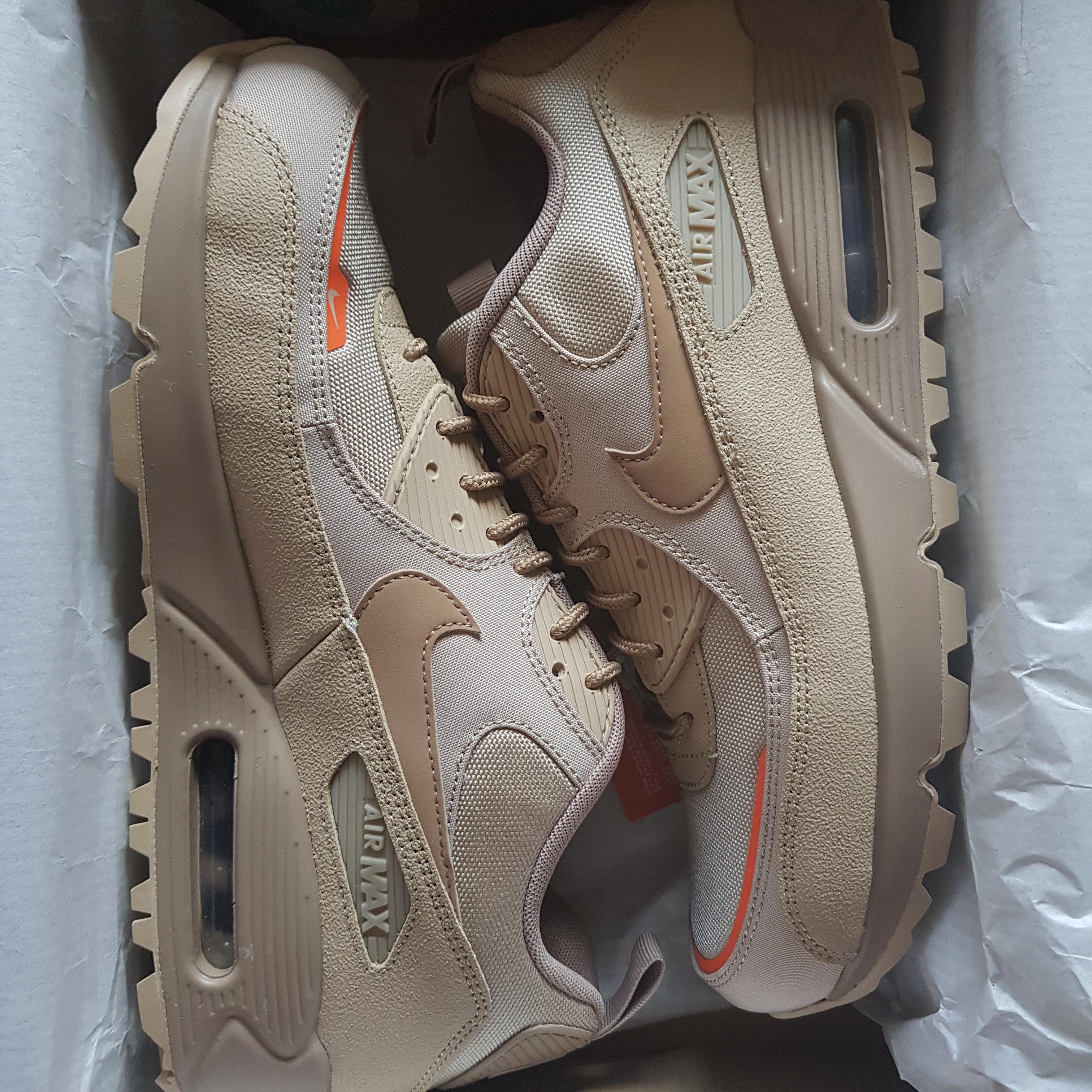 Nike Air Max 90 Surplus Desert 착용 스타일