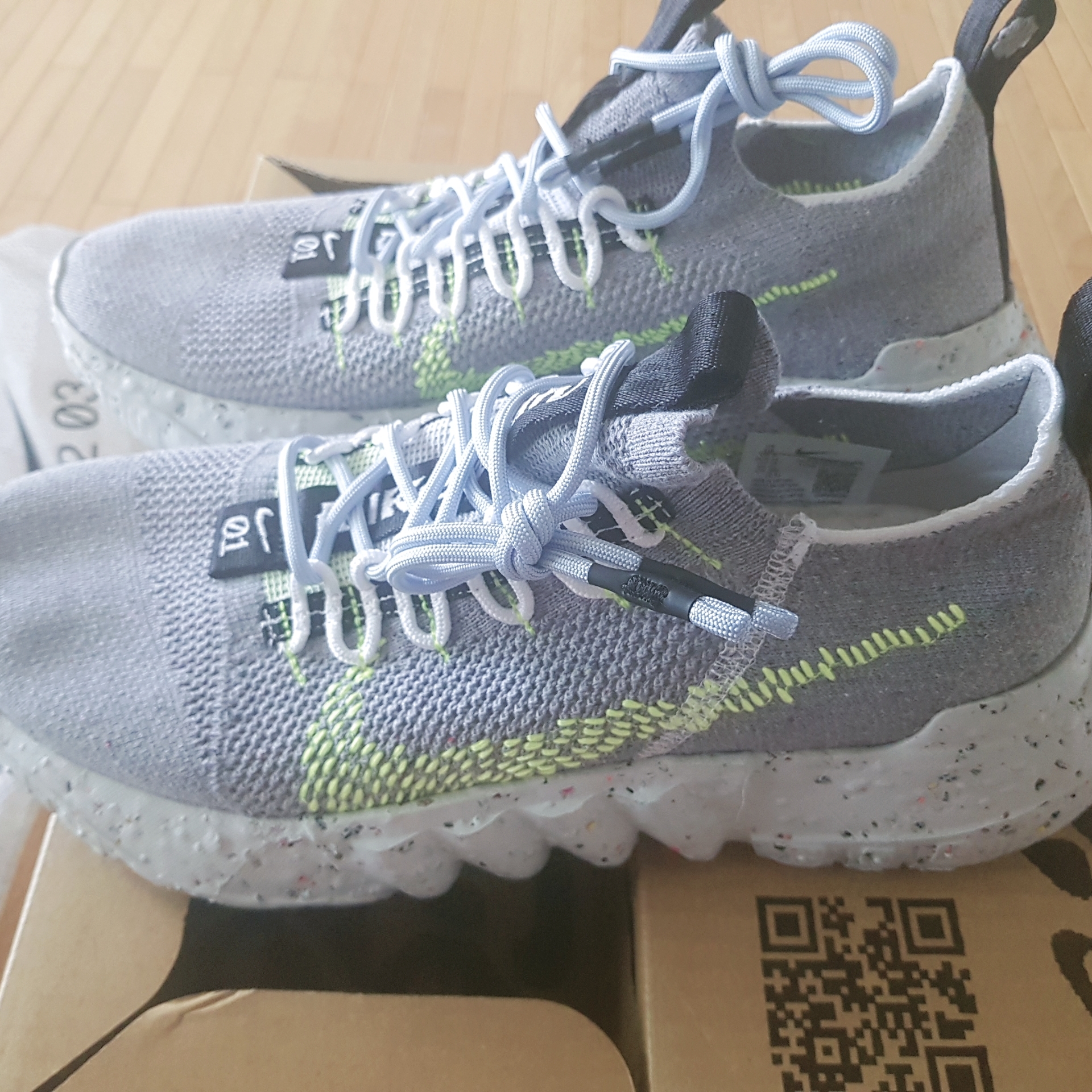 Nike Space Hippie 01 Volt 착용 스타일