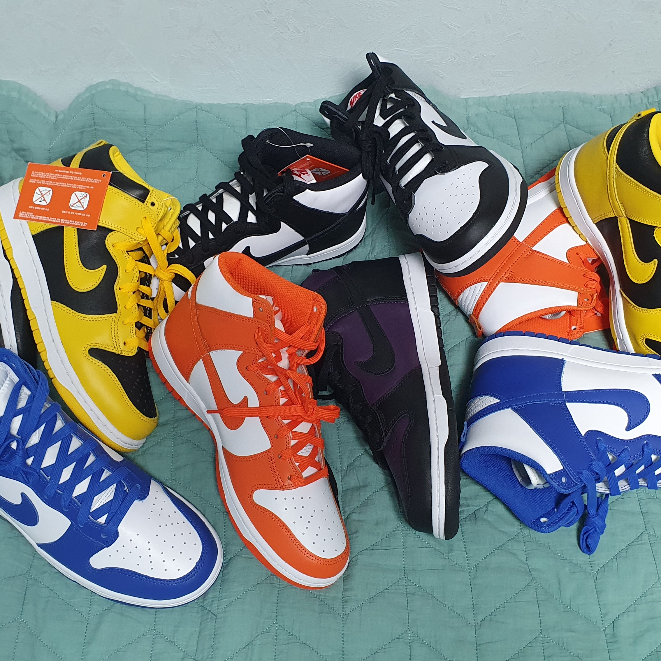 Nike Dunk High SP Varsity Maize, Nike Dunk High Retro Black and White 착용 스타일 - 2