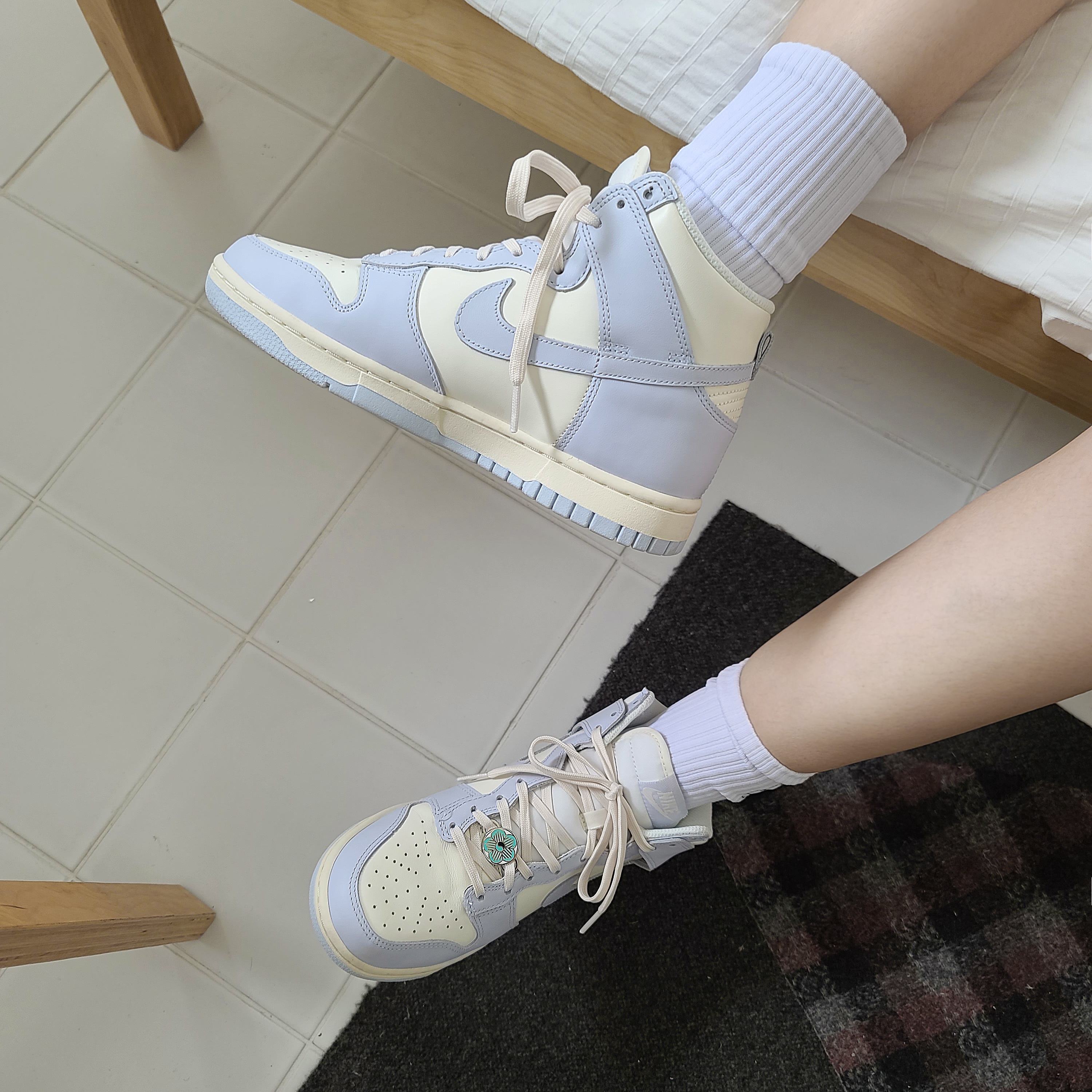 (W) Nike Dunk High Football Grey 착용 스타일 - 1