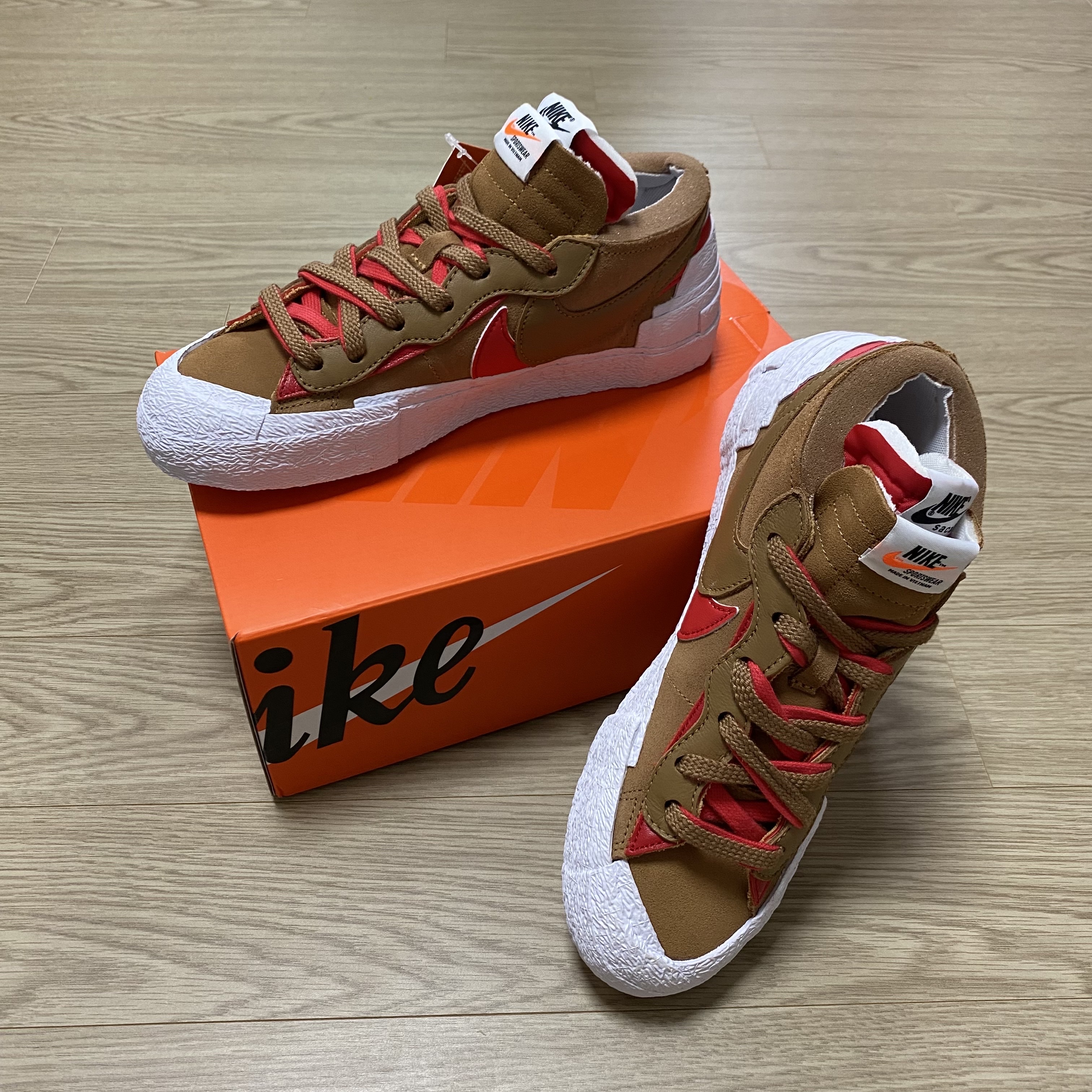 Nike x Sacai Blazer Low British Tan 착용 스타일 - 3