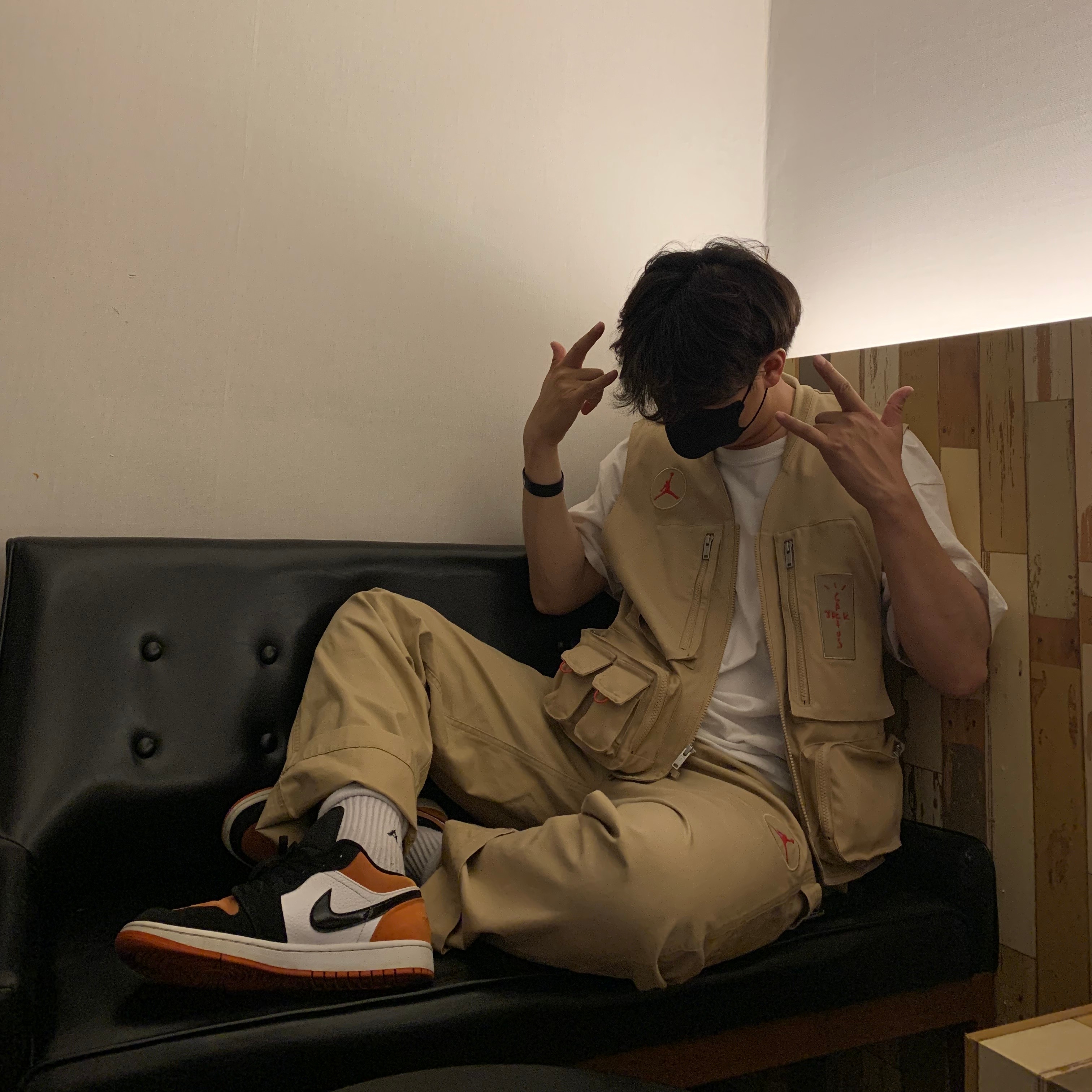 Jordan 1 Low Shattered Backboard, Jordan x Travis Scott Canvas Pants - Asia ์ฐฉ์ฉ ์คํ์ผ