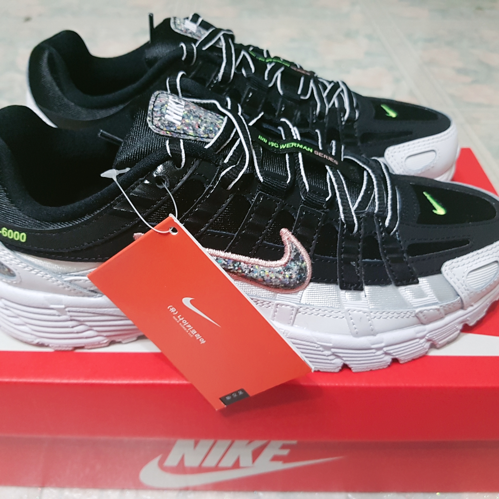 (W) Nike P-6000 Black White 착용 스타일