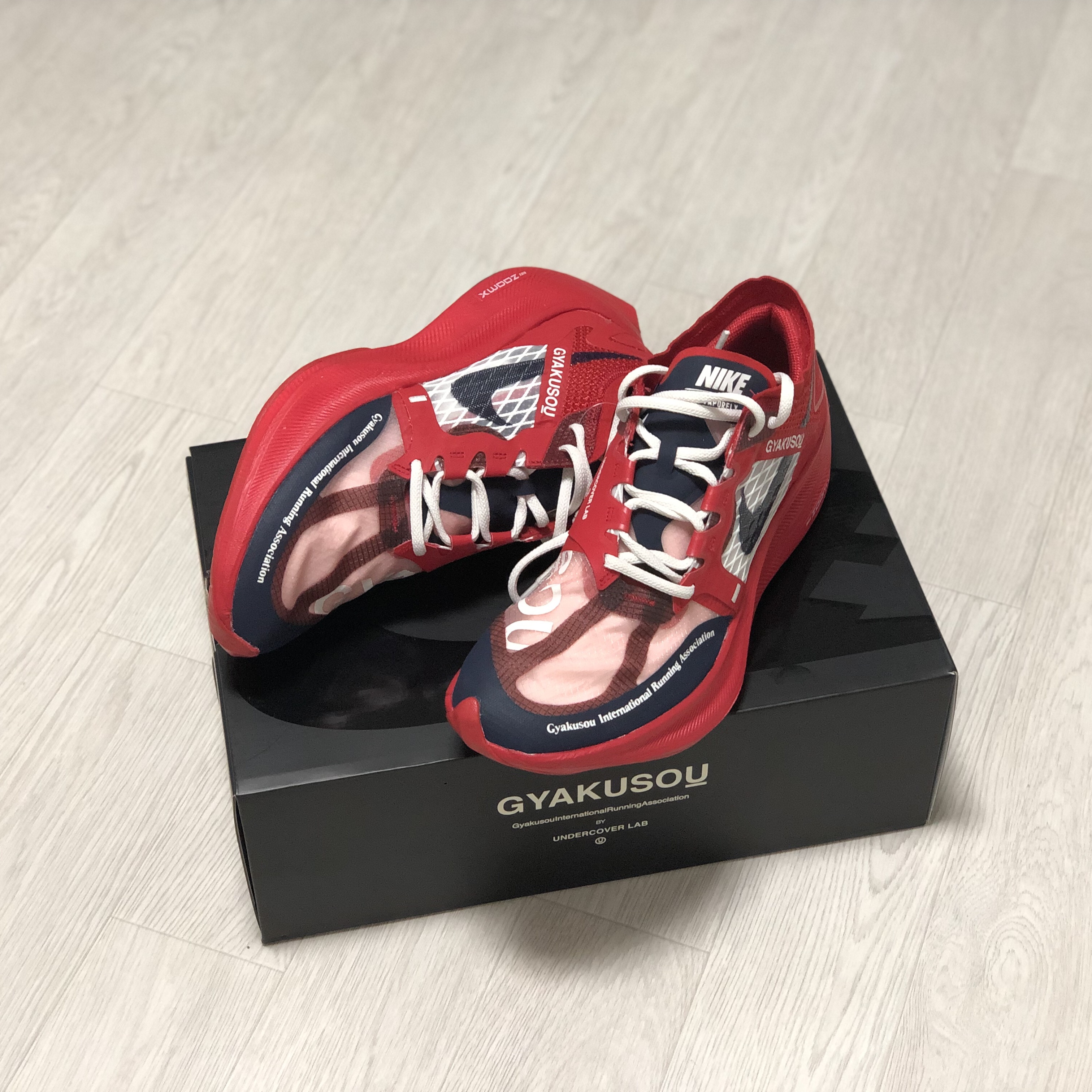 Nike x Undercover Gyakusou ZoomX VaporFly Next% University Red 착용 스타일 - 1