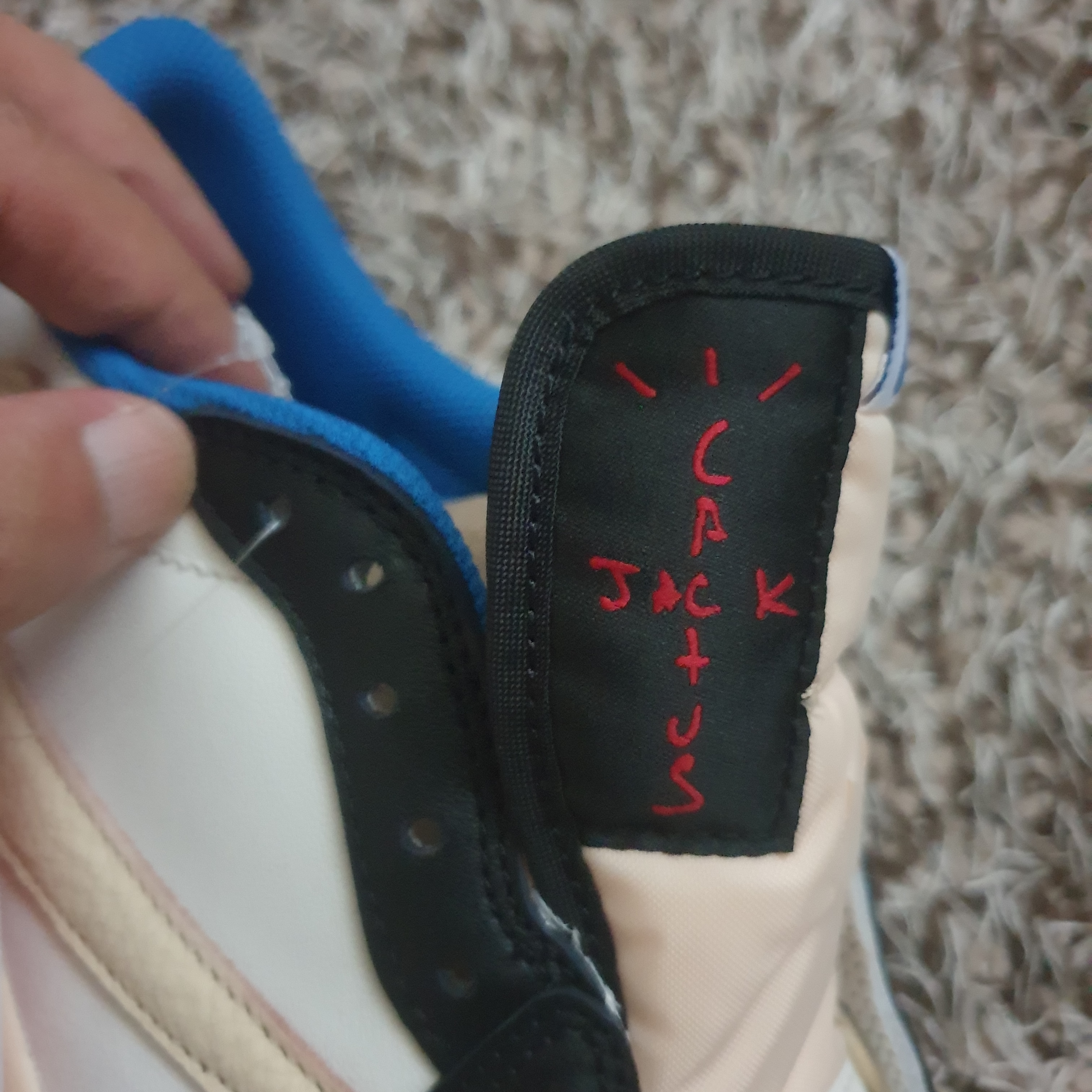 Jordan 1 x Travis Scott x Fragment Retro Low OG SP Military Blue 착용 스타일 - 2