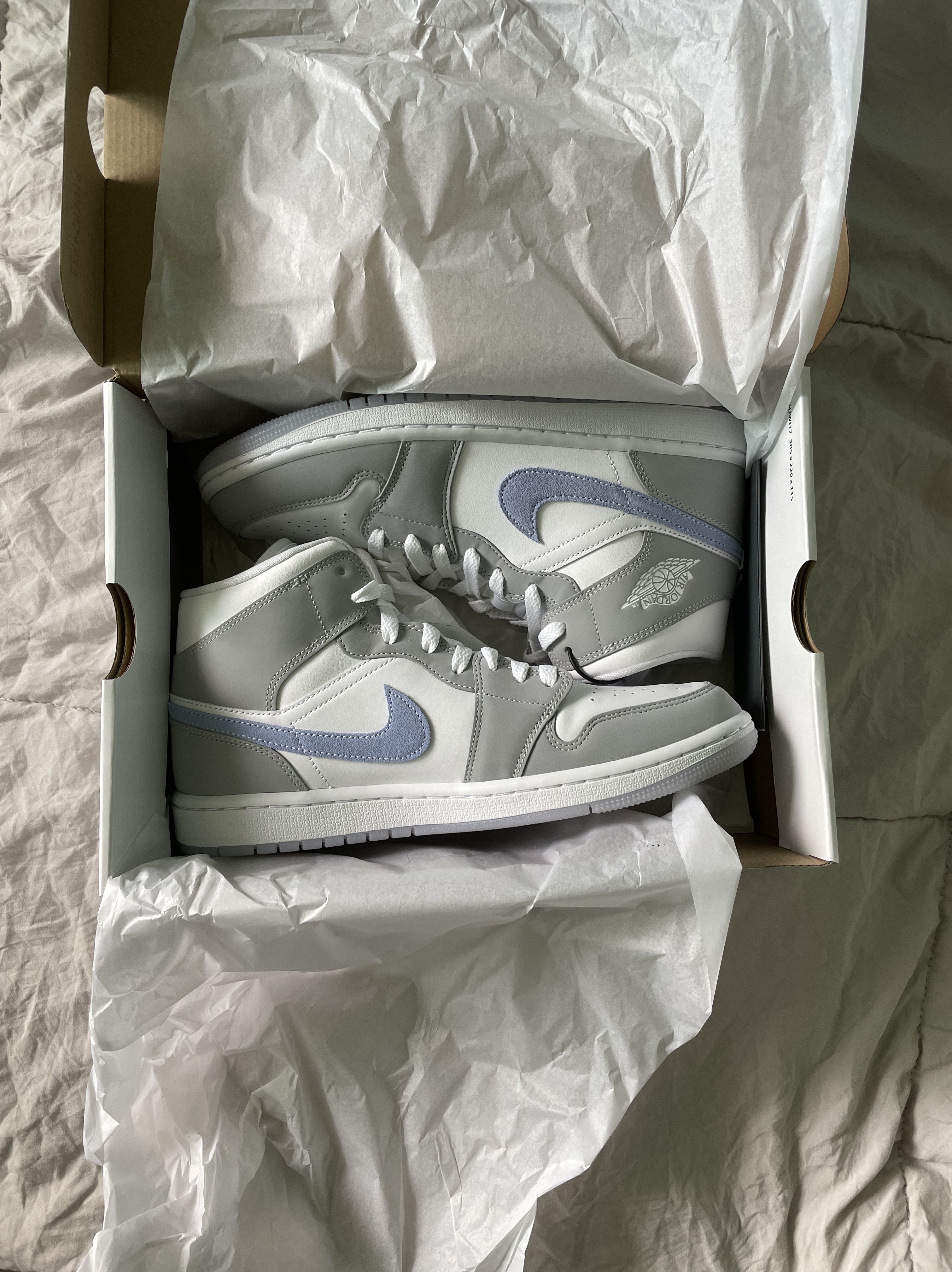 (W) Jordan 1 Mid Wolf Grey 착용 스타일 - 1