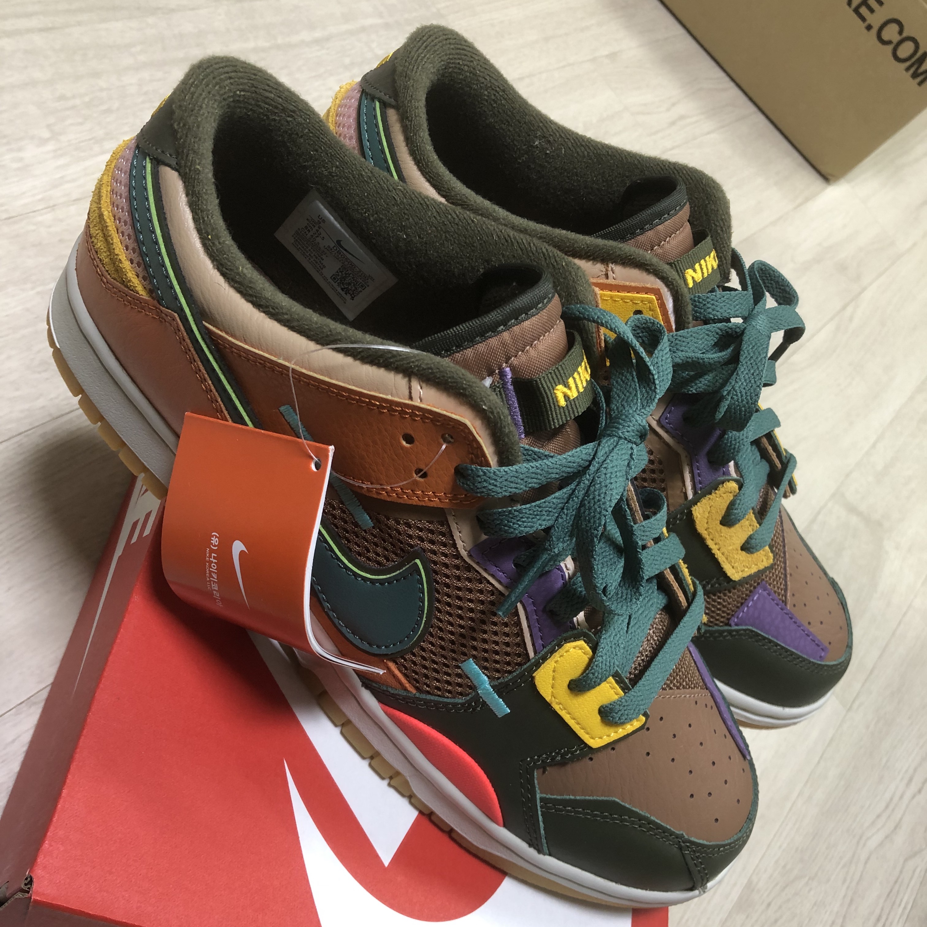 Nike Dunk Scrap Archeo Brown 착용 스타일