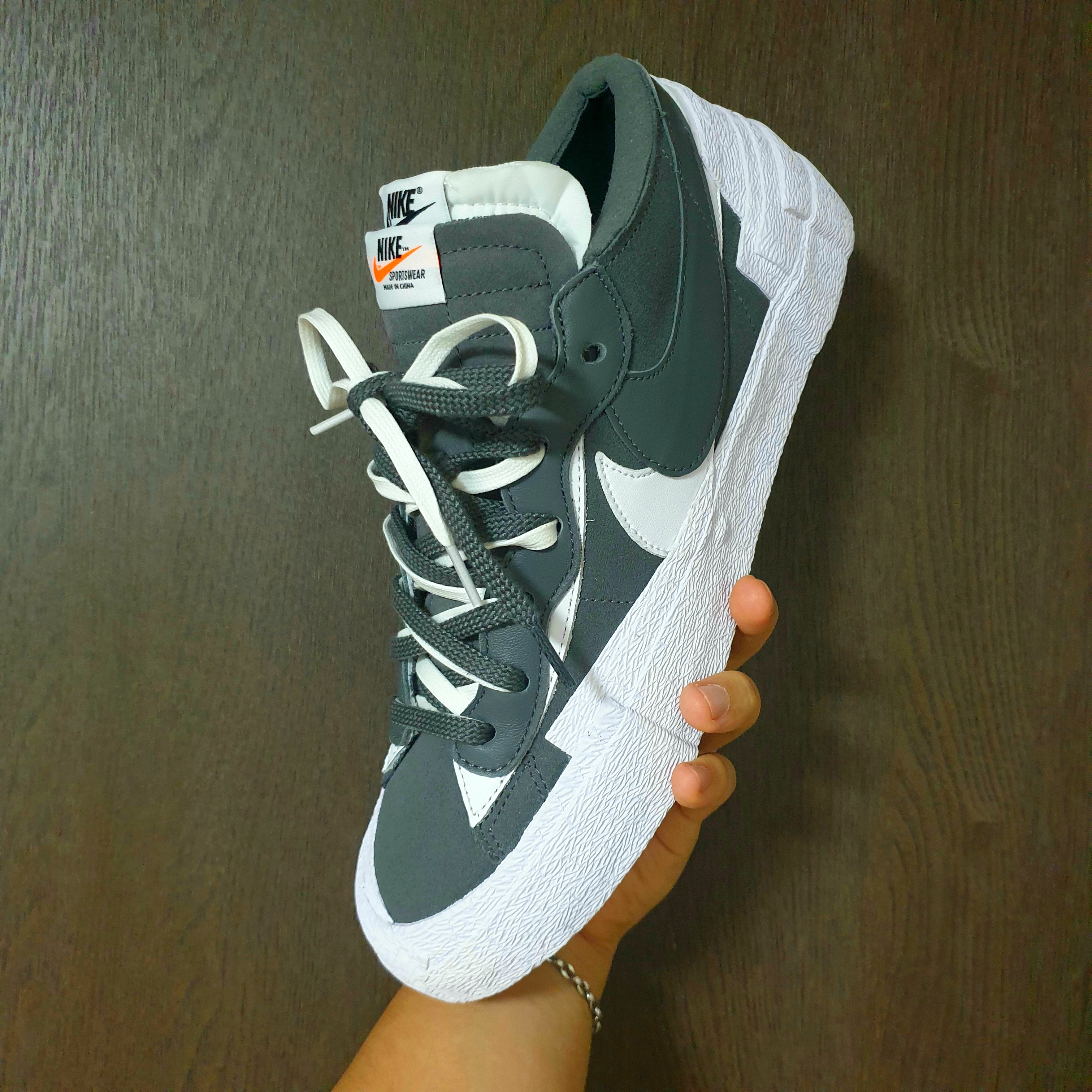 Nike x Sacai Blazer Low Iron Grey 착용 스타일 - 3