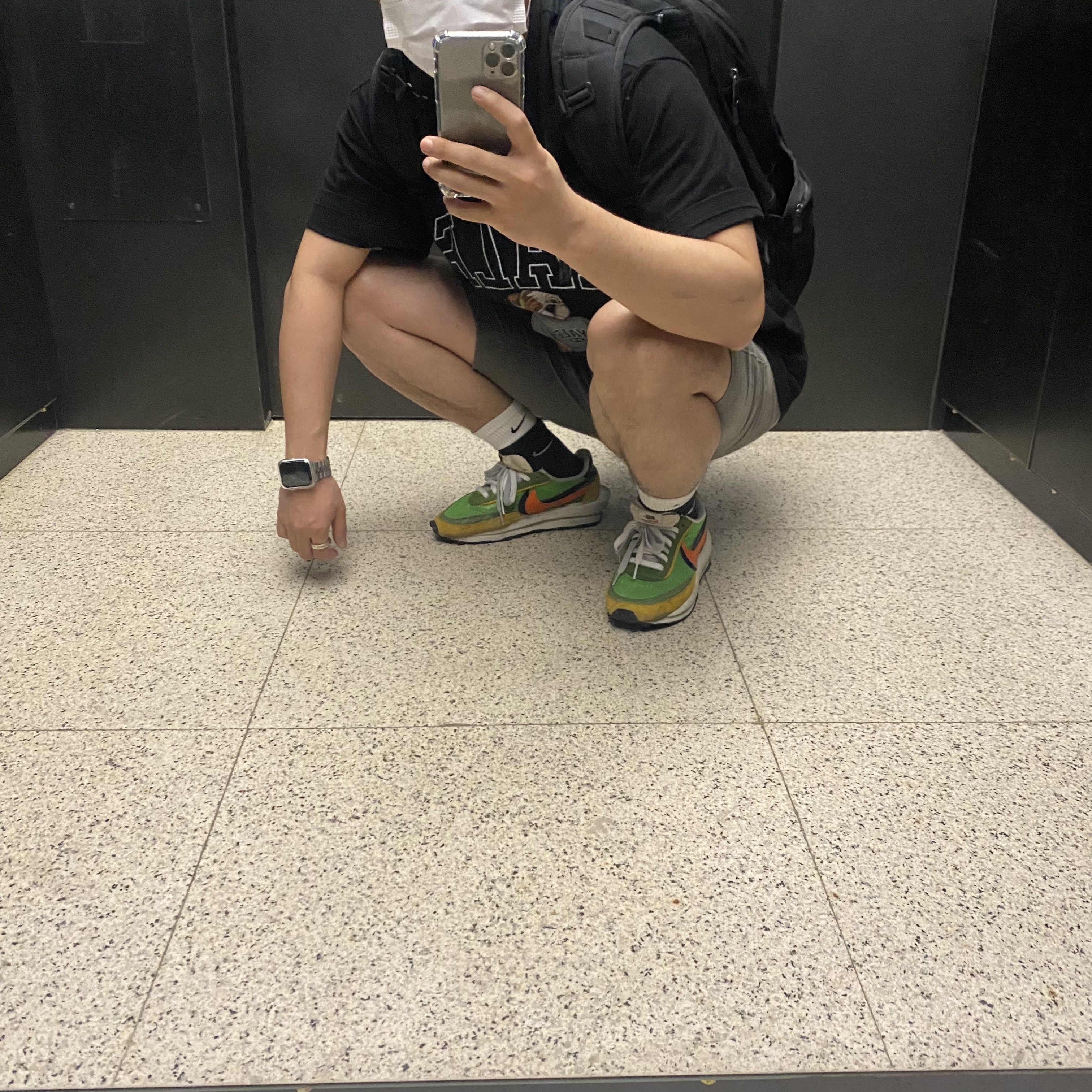 Nike x Sacai LDWaffle Green Multi 착용 스타일 - 5