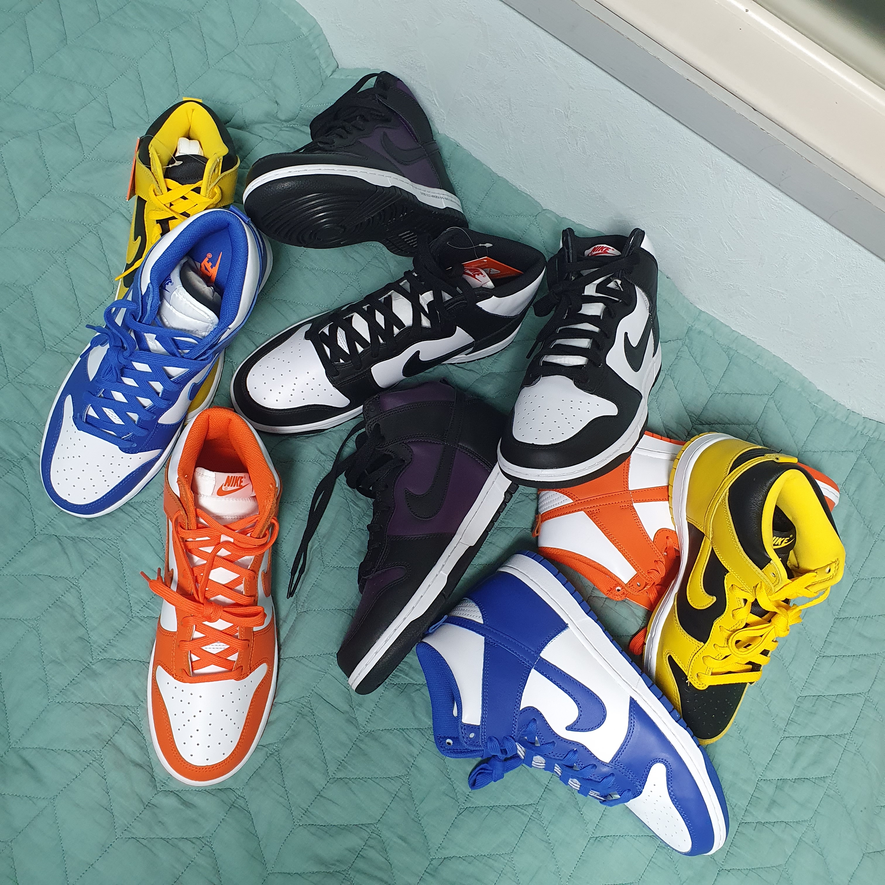 Nike Dunk High SP Varsity Maize, Nike Dunk High Retro Black and White 착용 스타일 - 3