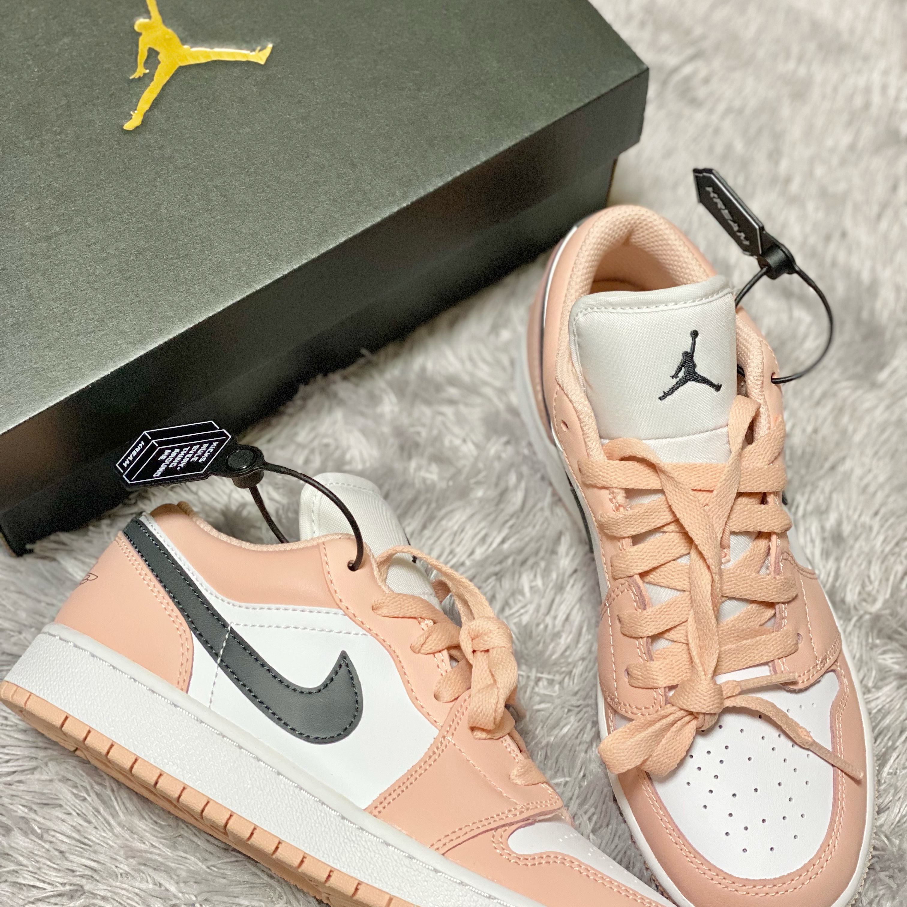 (GS) Jordan 1 Low Light Arctic Pink 착용 스타일