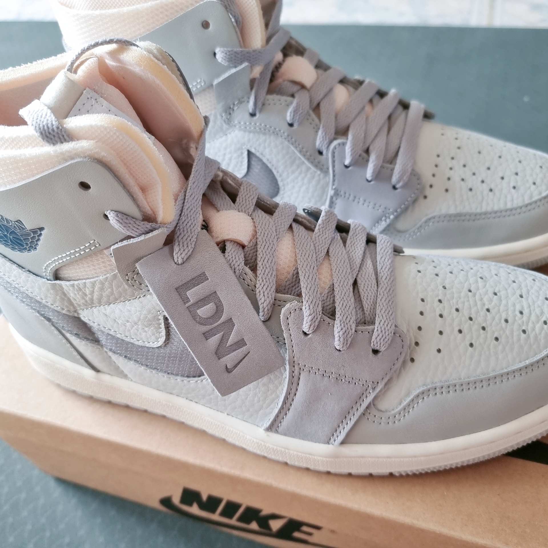 Jordan 1 Zoom Air CMFT London 착용 스타일