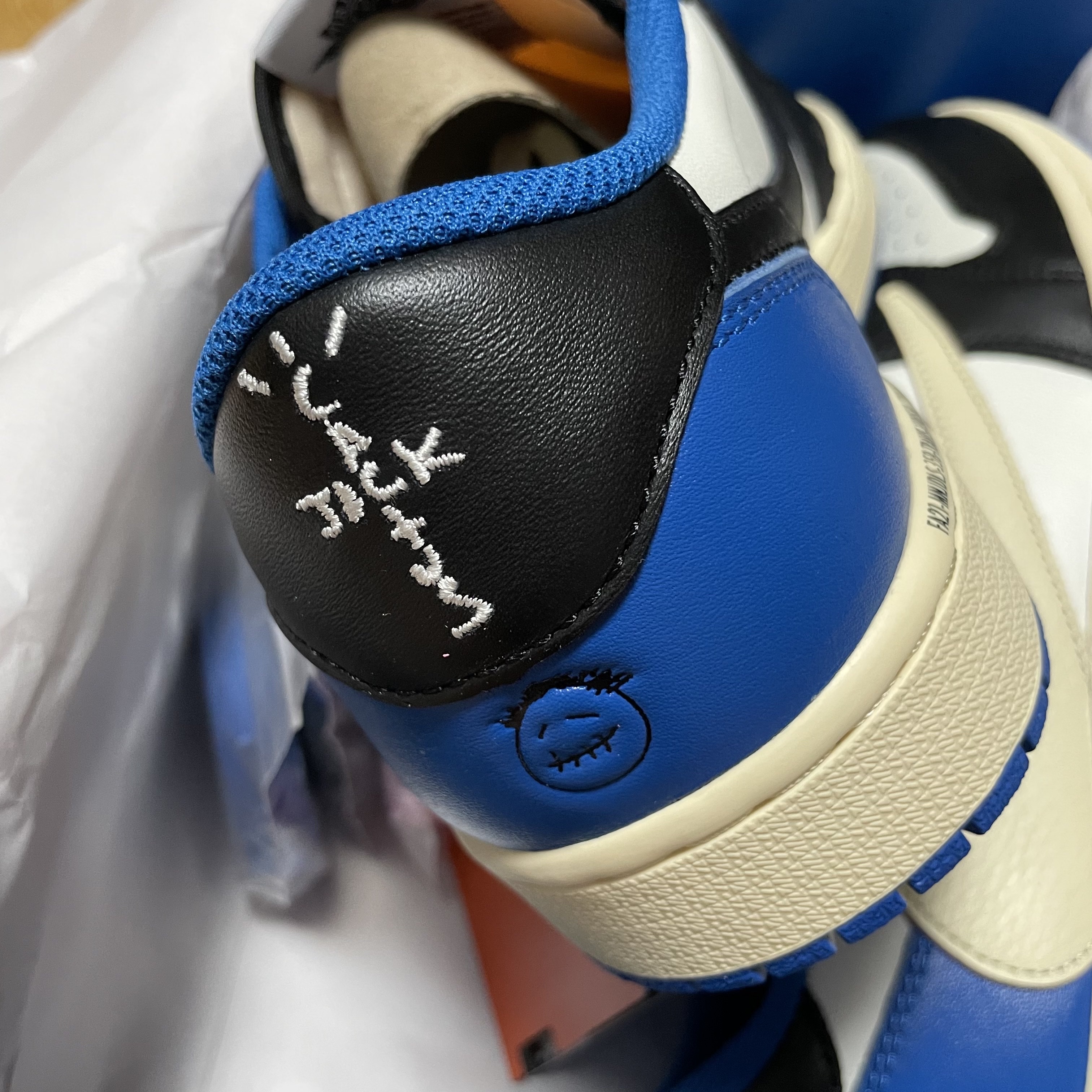 Jordan 1 x Travis Scott x Fragment Retro Low OG SP Military Blue 착용 스타일 - 3