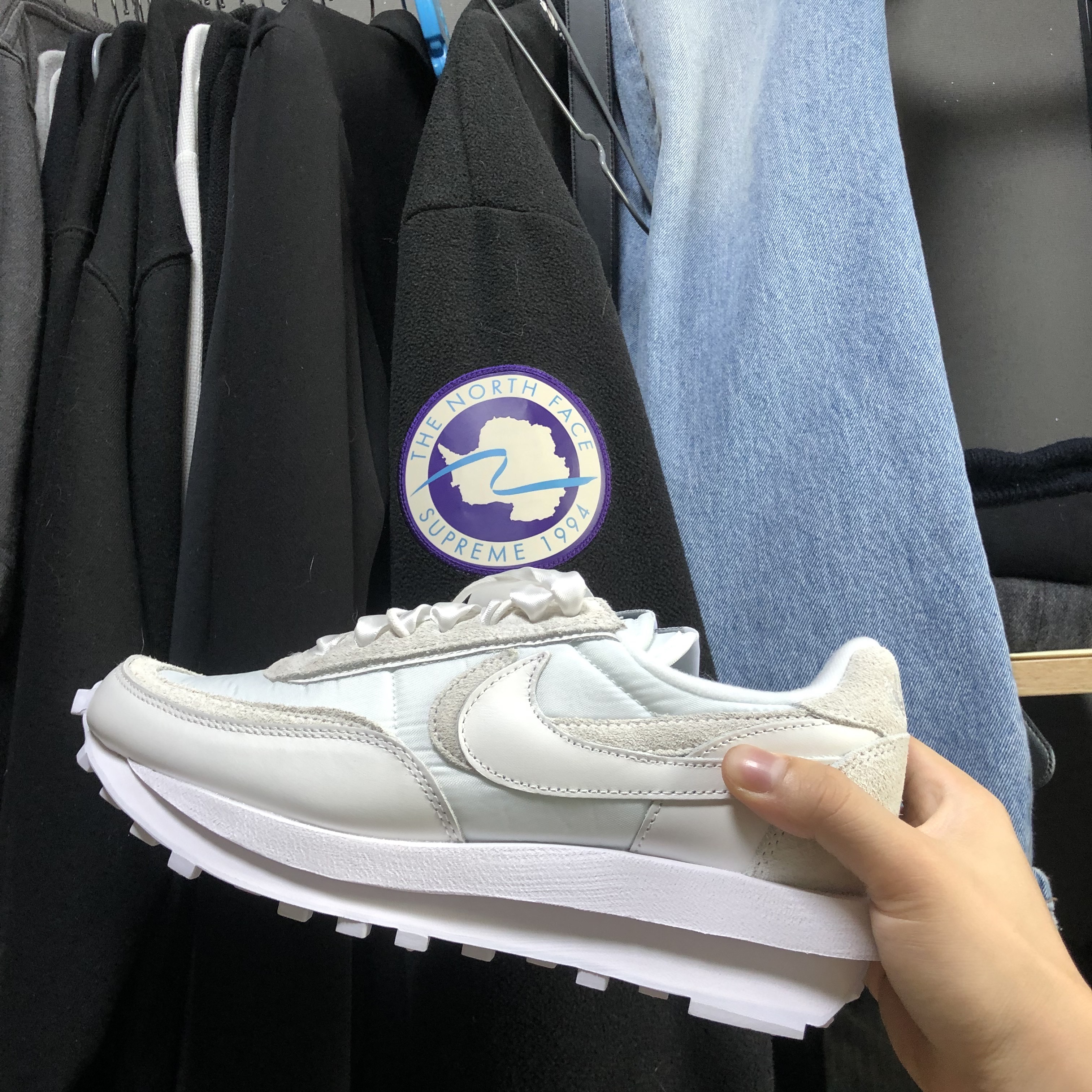 Nike x Sacai LDWaffle White Nylon, Supreme x The North Face Trans Antarctica Expedition Fleece Jacket Black - 17SS 착용 스타일 - 1
