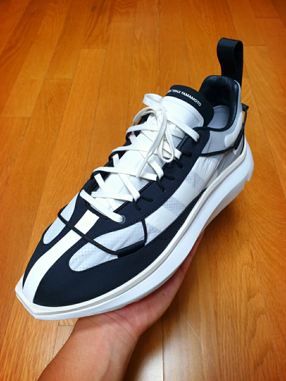 Y-3 Shiku Run Core White 착용 스타일