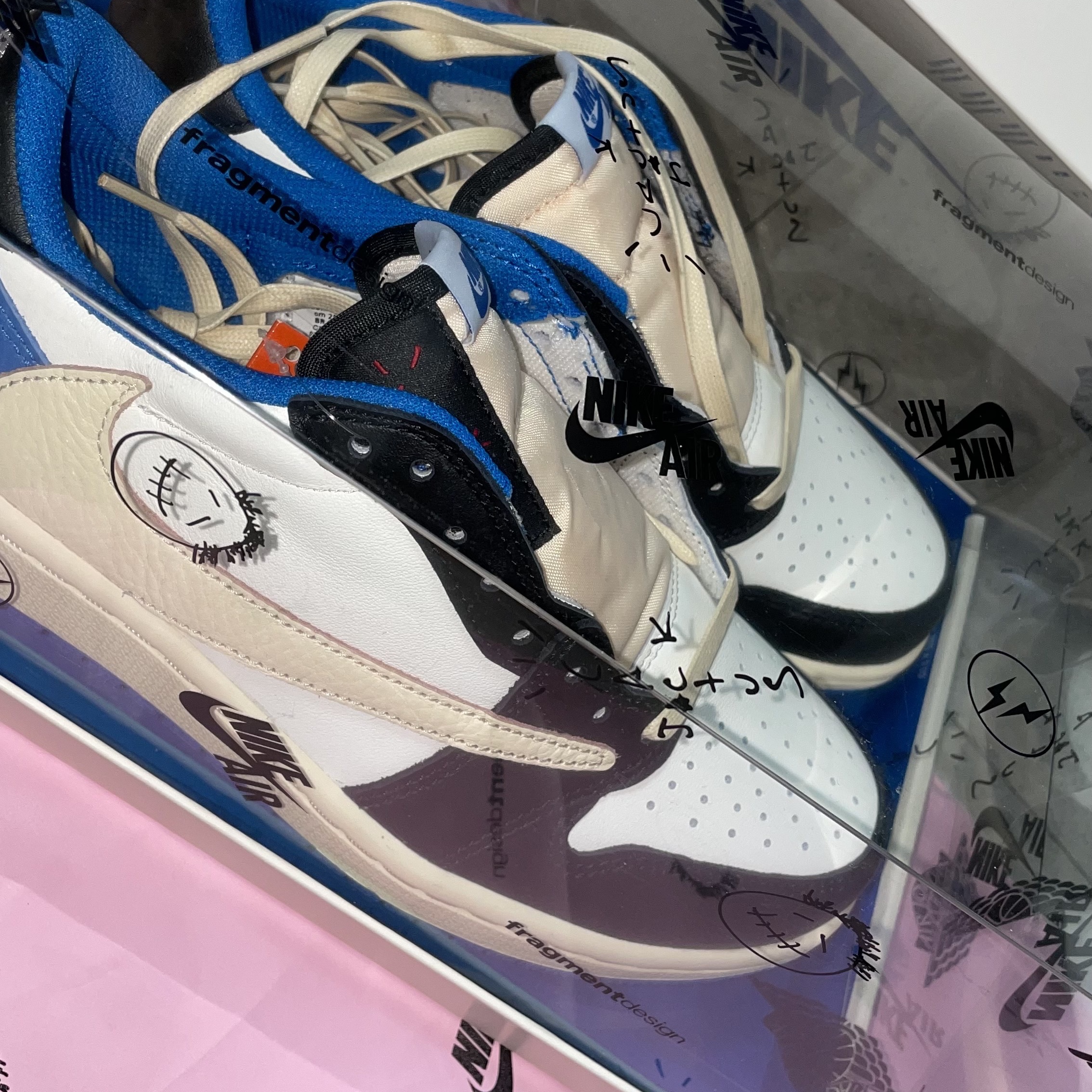 Jordan 1 x Travis Scott x Fragment Retro Low OG SP Military Blue 착용 스타일 - 1
