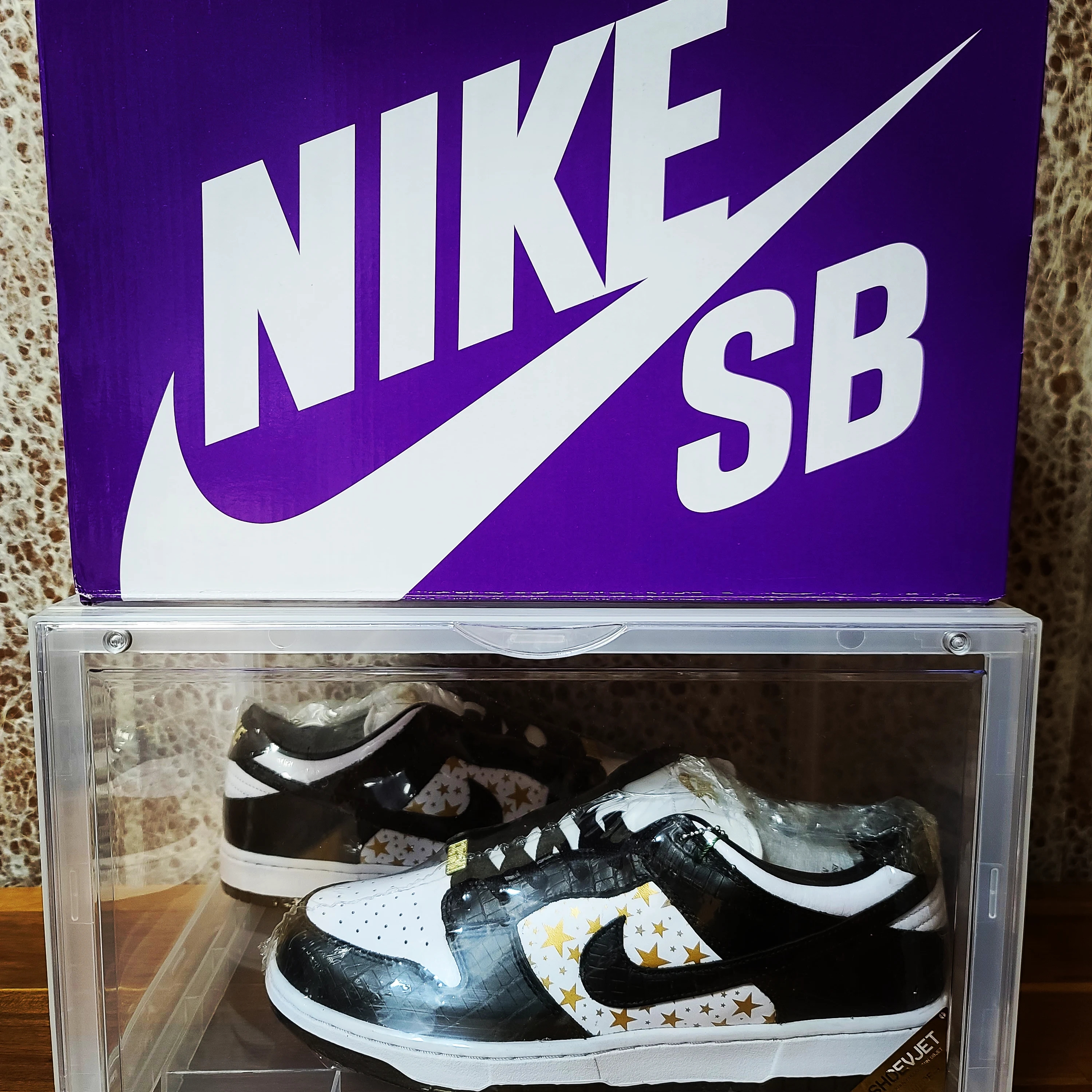 Nike x Supreme SB Dunk Low Black 착용 스타일