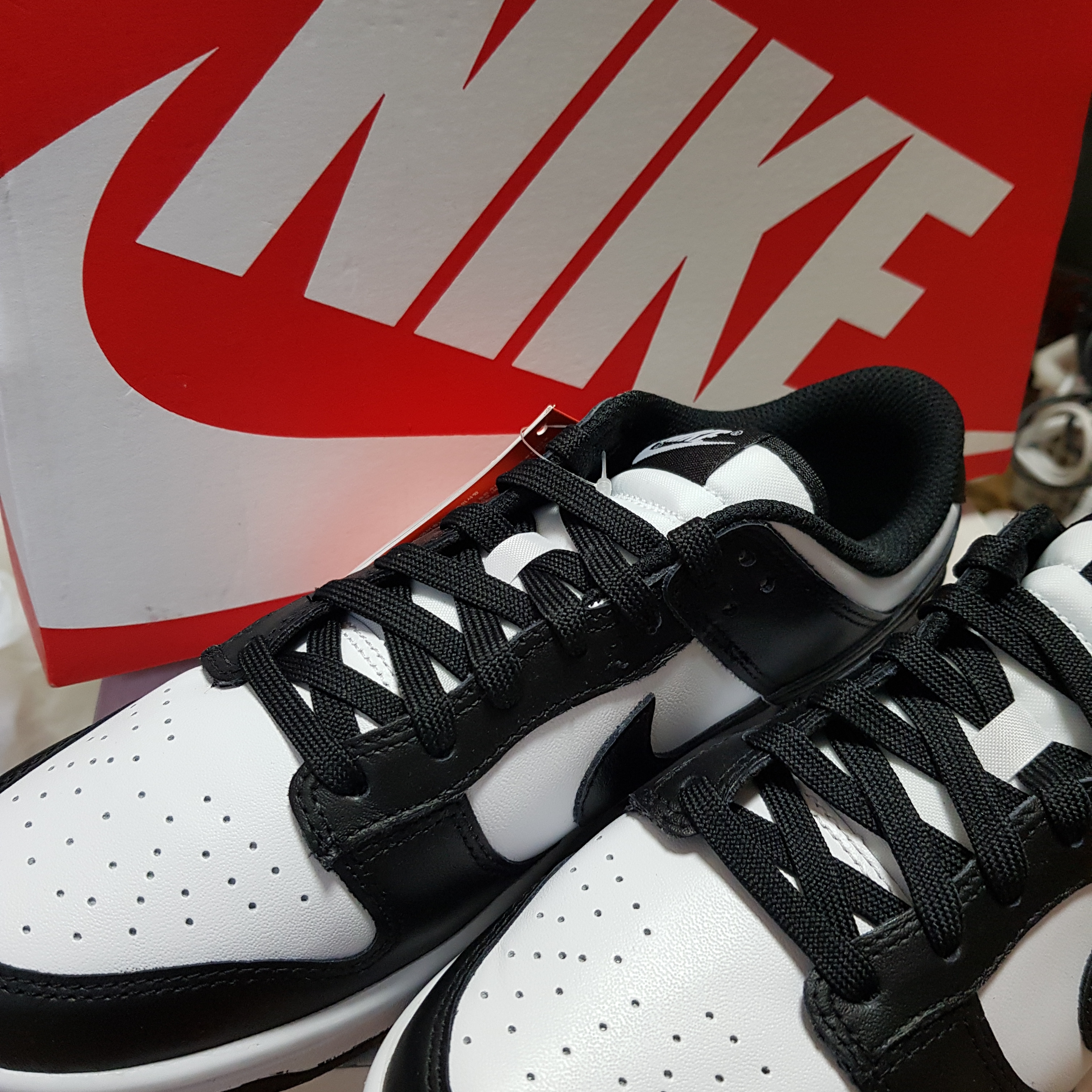 (W) Nike Dunk Low Black 착용 스타일 - 1