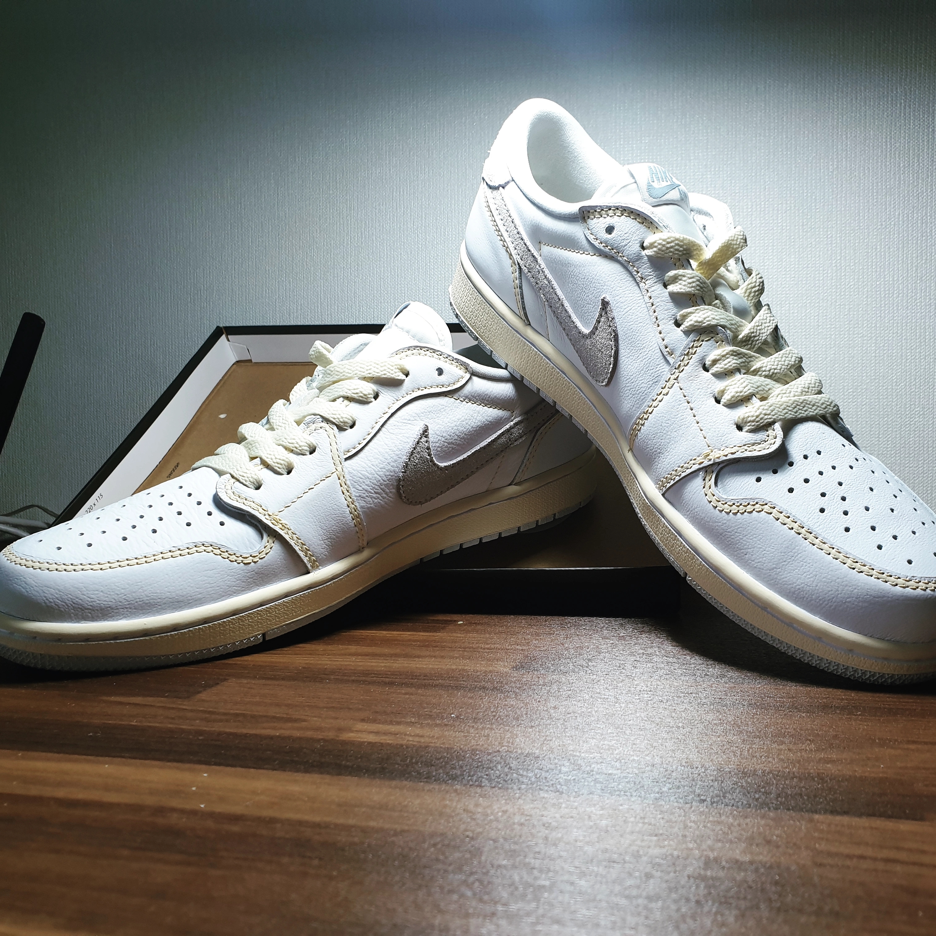 Jordan 1 Low OG Neutral Grey 착용 스타일