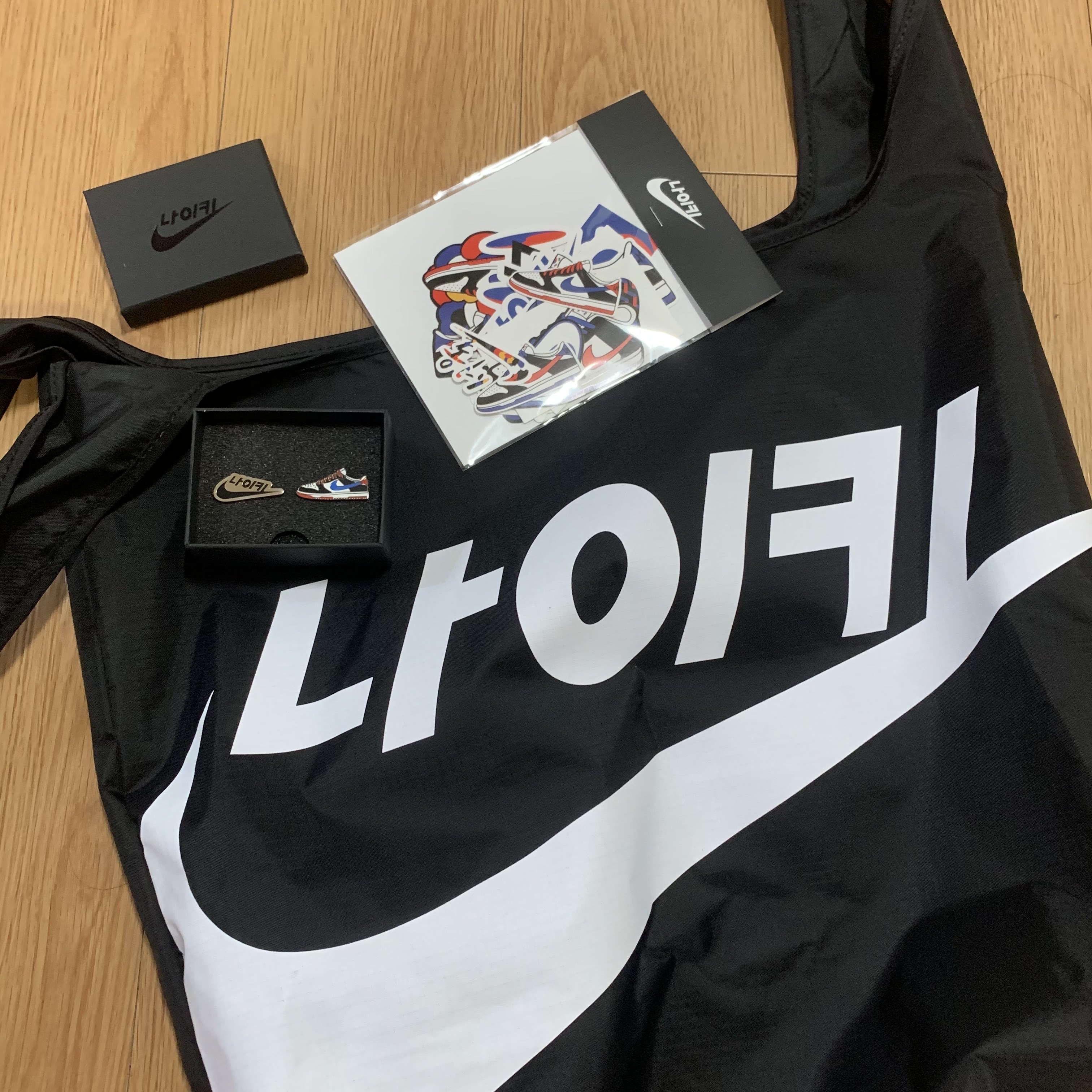 Nike Dunk Low SE Seoul (With Special Gift) 착용 스타일 - 2