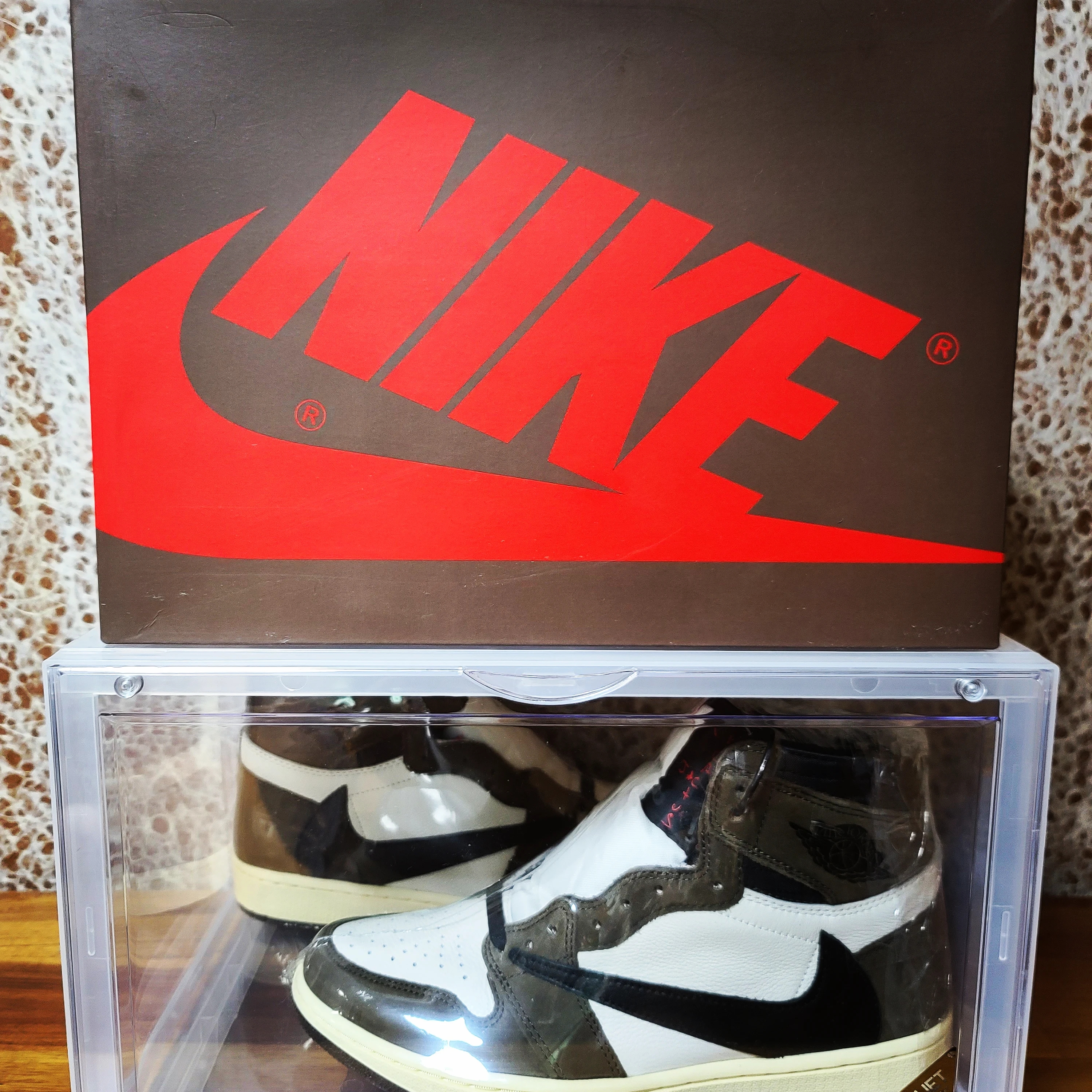 Jordan 1 x Travis Scott Retro High OG SP Mocha 착용 스타일