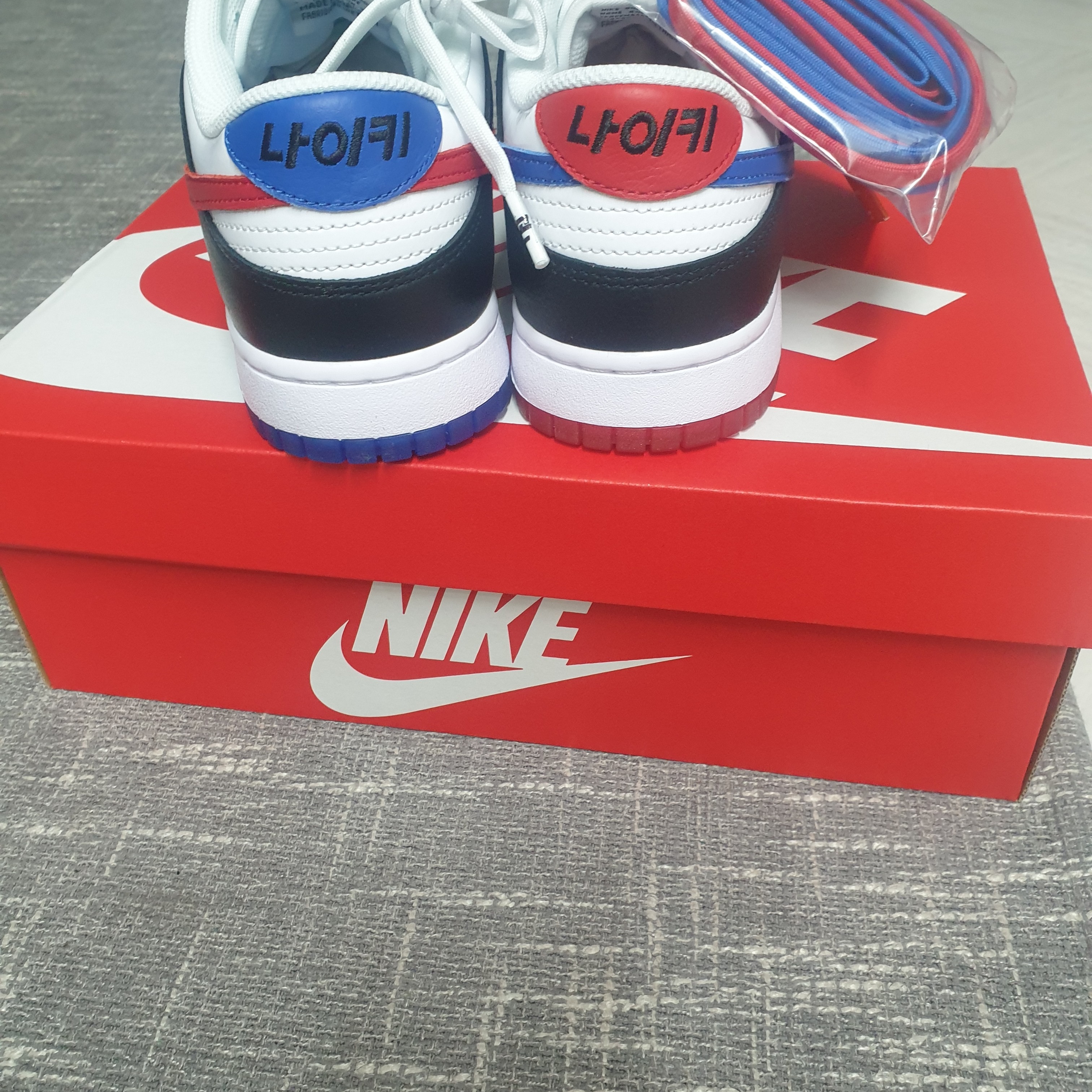 Nike Dunk Low SE Seoul 착용 스타일 - 2