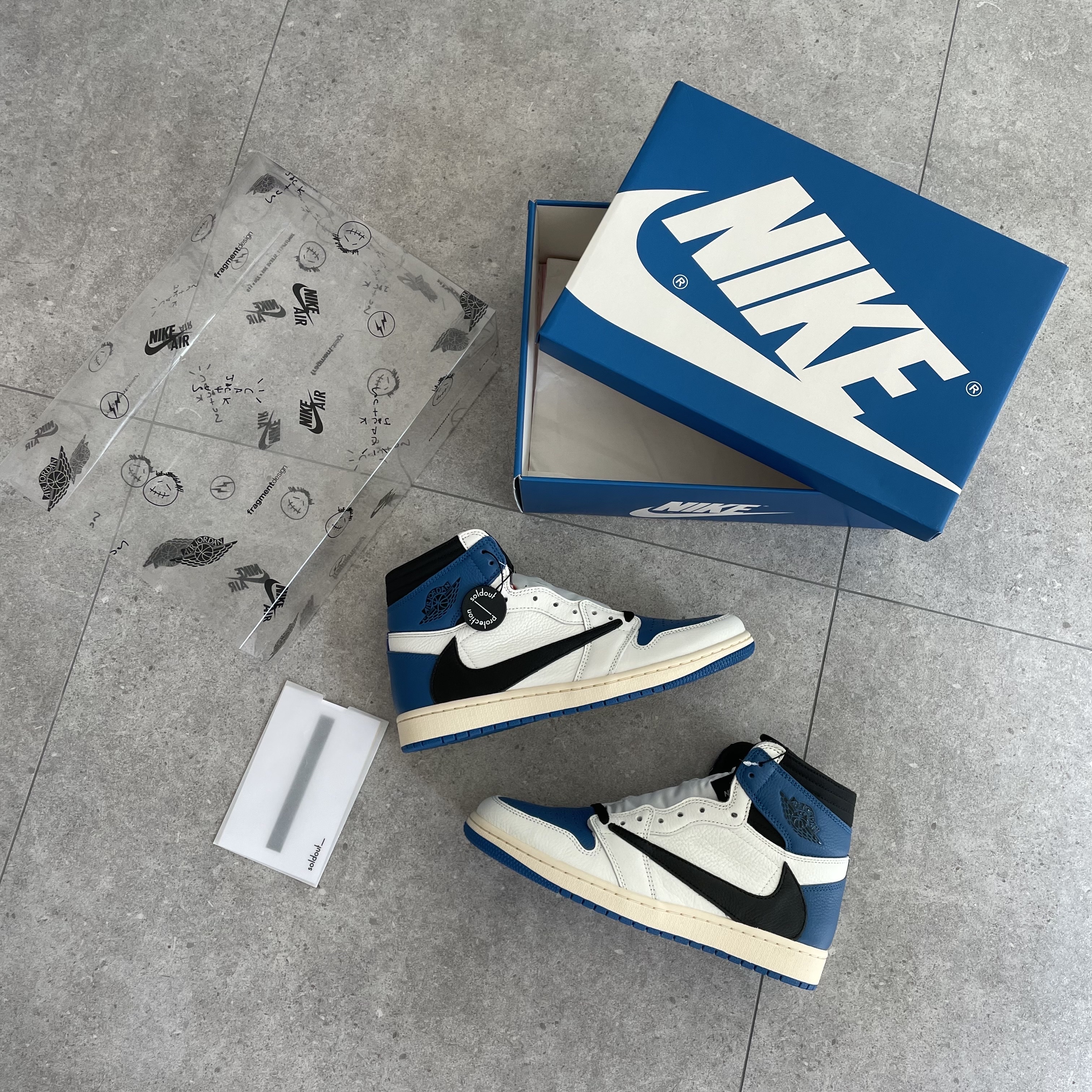 Jordan 1 x Travis Scott x Fragment Retro High OG SP Military Blue 착용 스타일