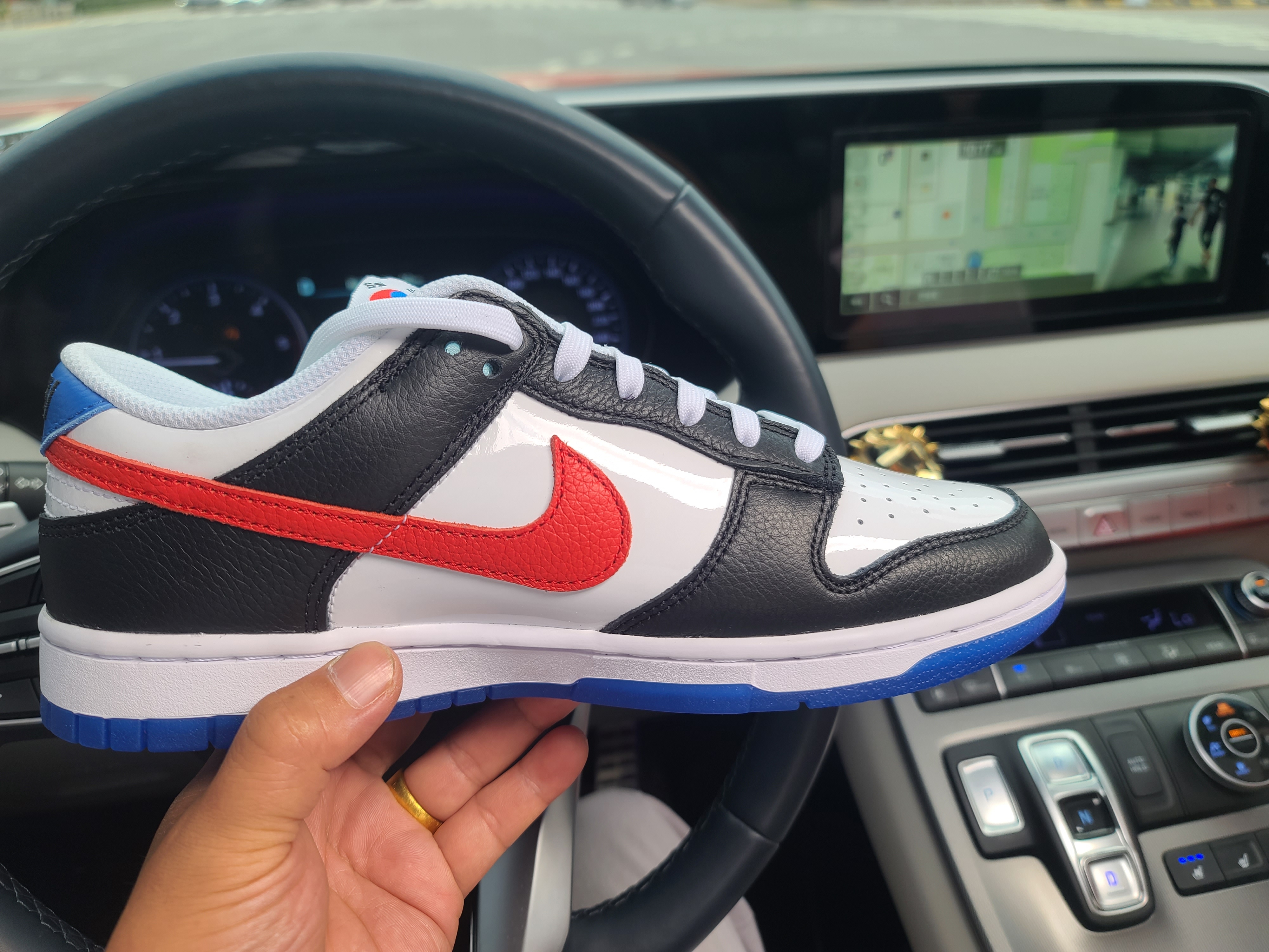 Nike Dunk Low SE Seoul 착용 스타일