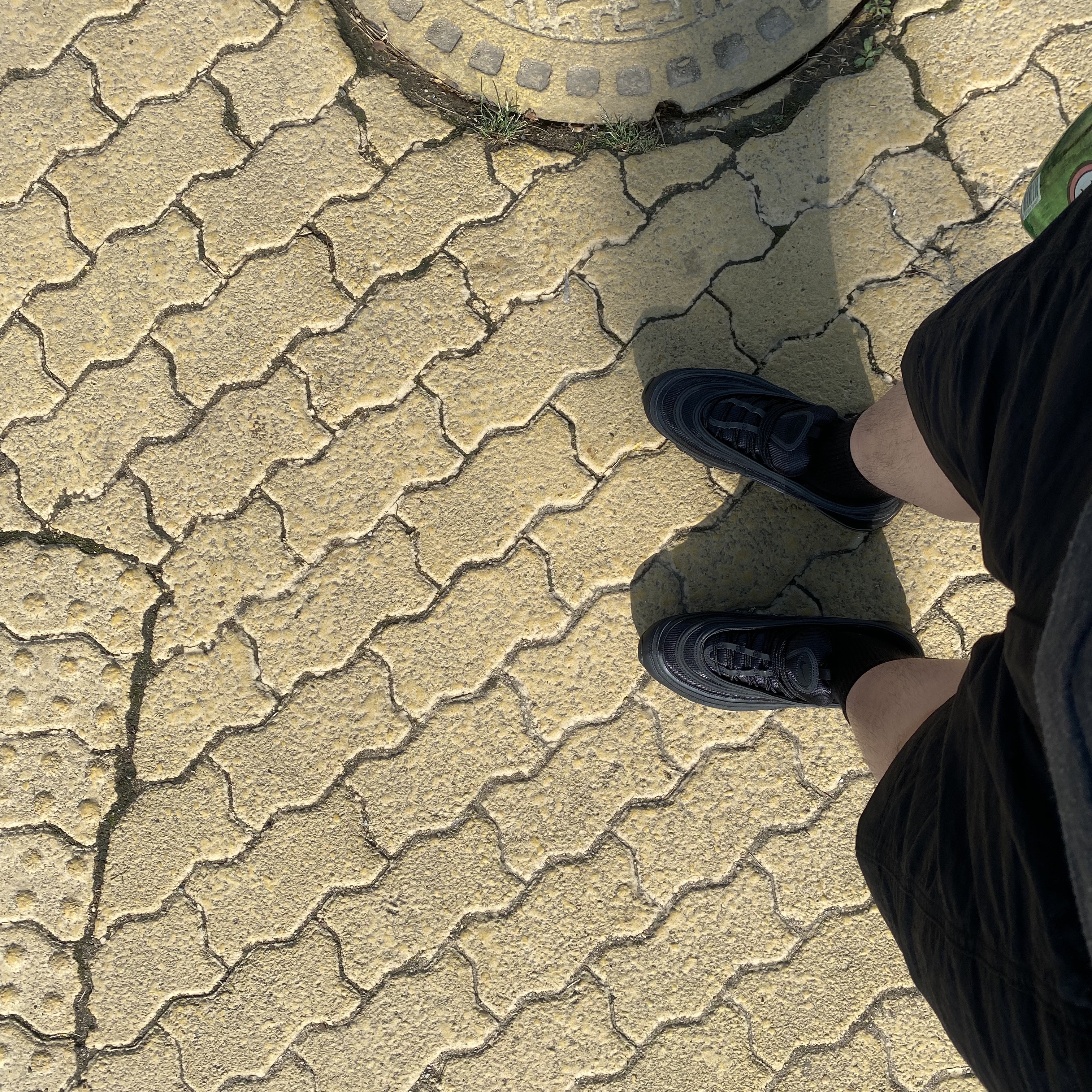 Nike Air Max 97 Triple Black 착용 스타일