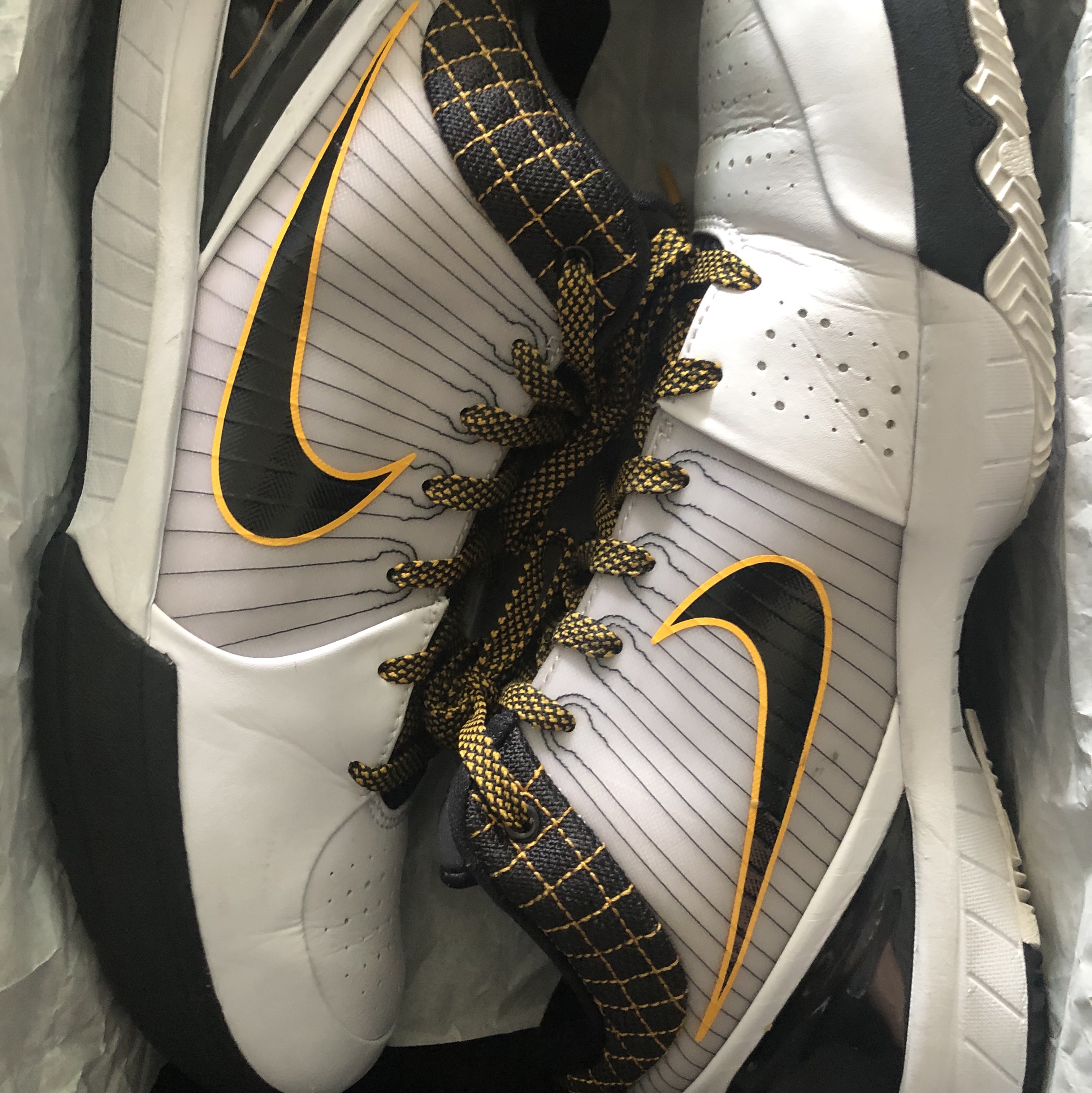 Nike Kobe 4 Protro White Black Del Sol 착용 스타일