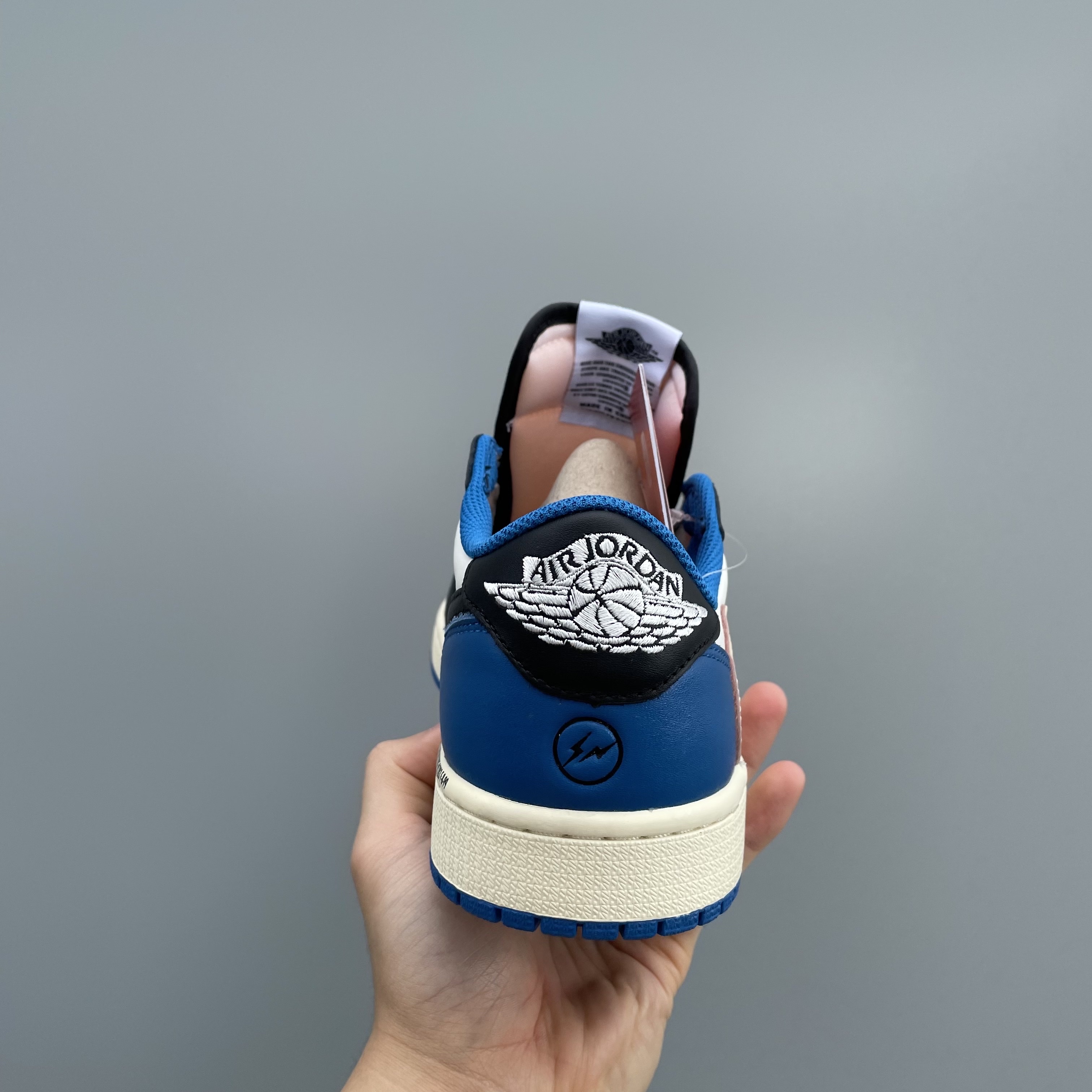 Jordan 1 x Travis Scott x Fragment Retro Low OG SP Military Blue, Jordan 1 x Travis Scott Retro Low OG SP Mocha 착용 스타일 - 4