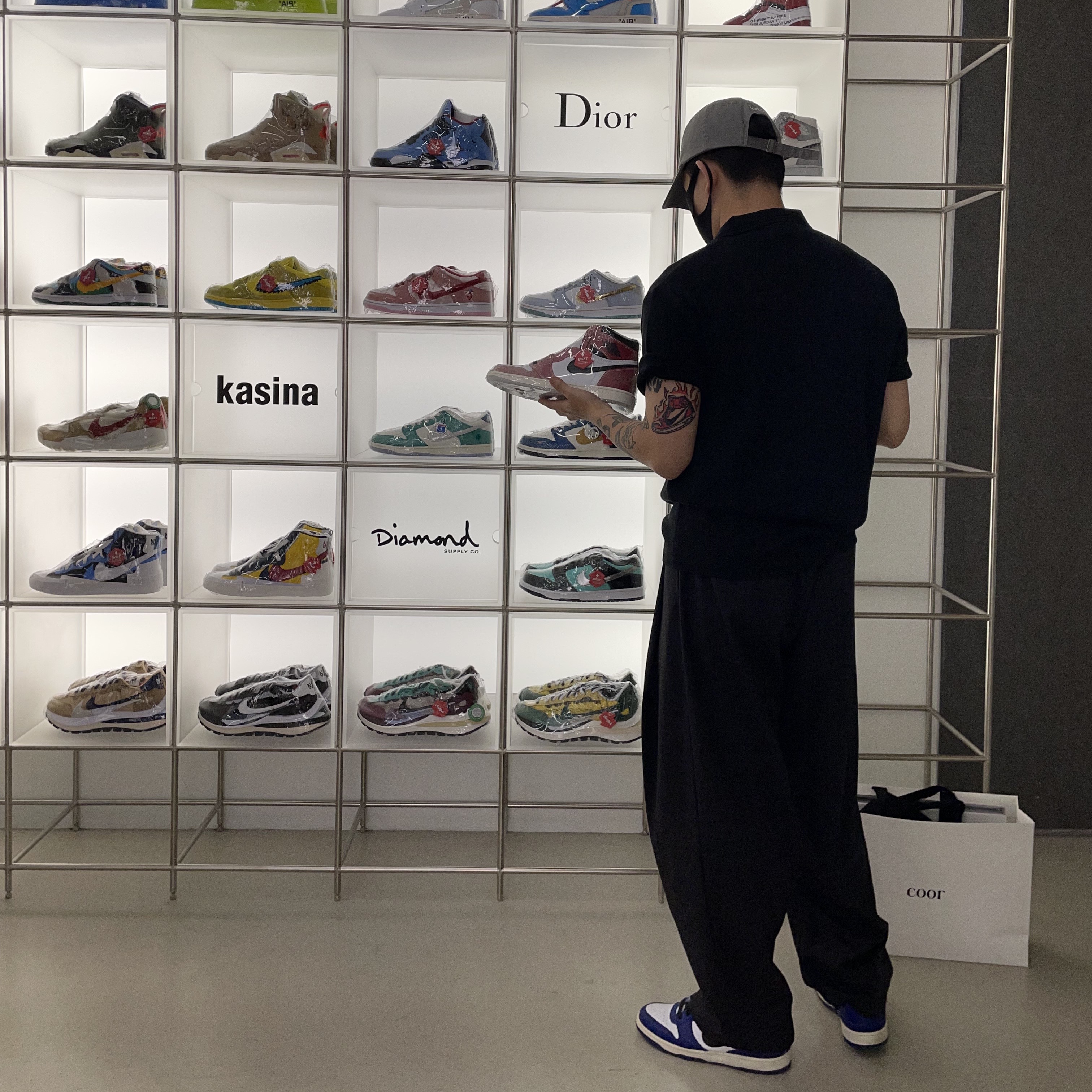Nike x Ambush Dunk High Deep Royal Blue, Jordan 1 x Trophy Room Retro High OG SP Chicago 착용 스타일 - 1