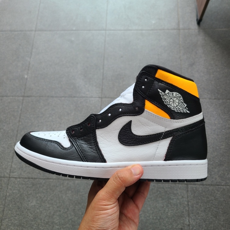 Jordan 1 Retro High OG Light Fusion Red 착용 스타일