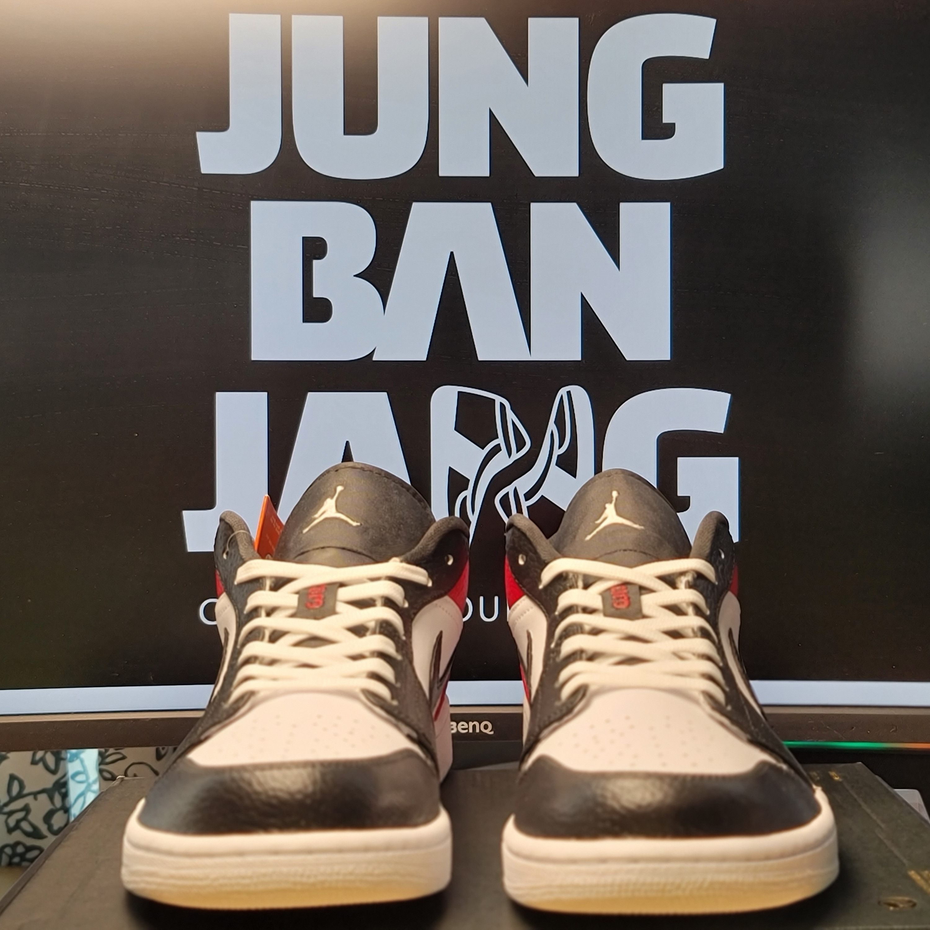 Jordan 1 Low Triple White Tumbled Leather 2020 착용 스타일 - 3