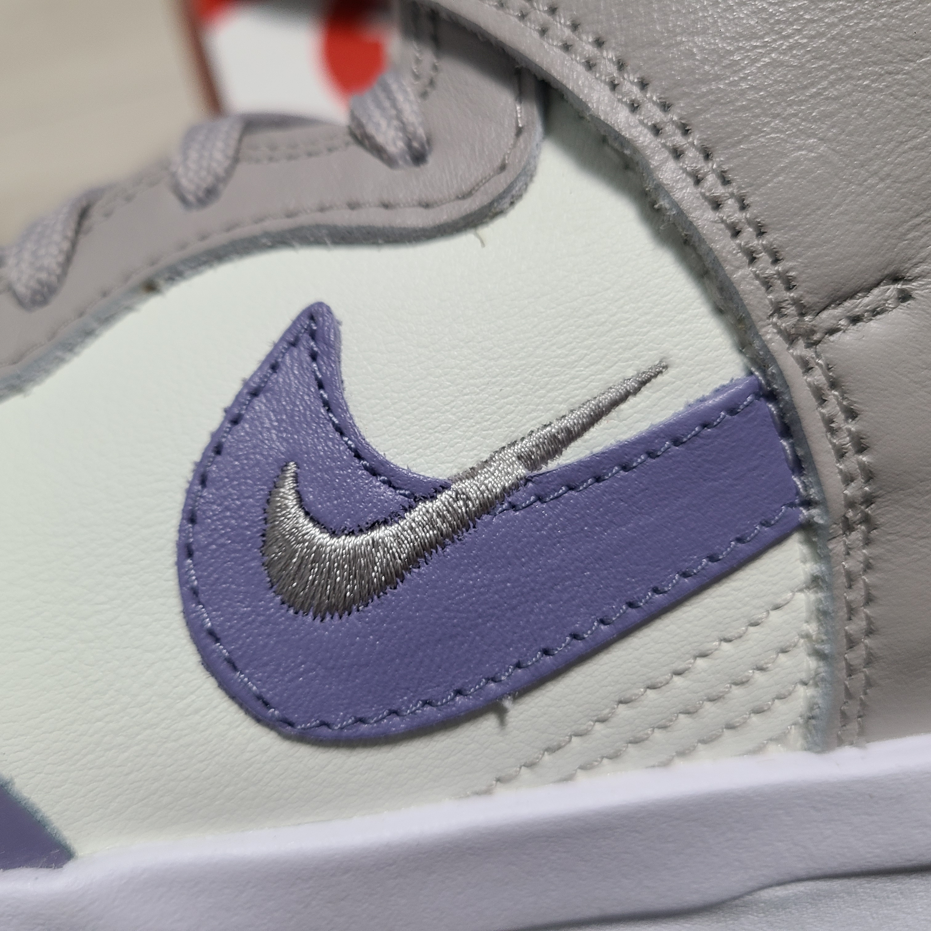 (W) Nike Dunk High Up Iron Purple 착용 스타일 - 3