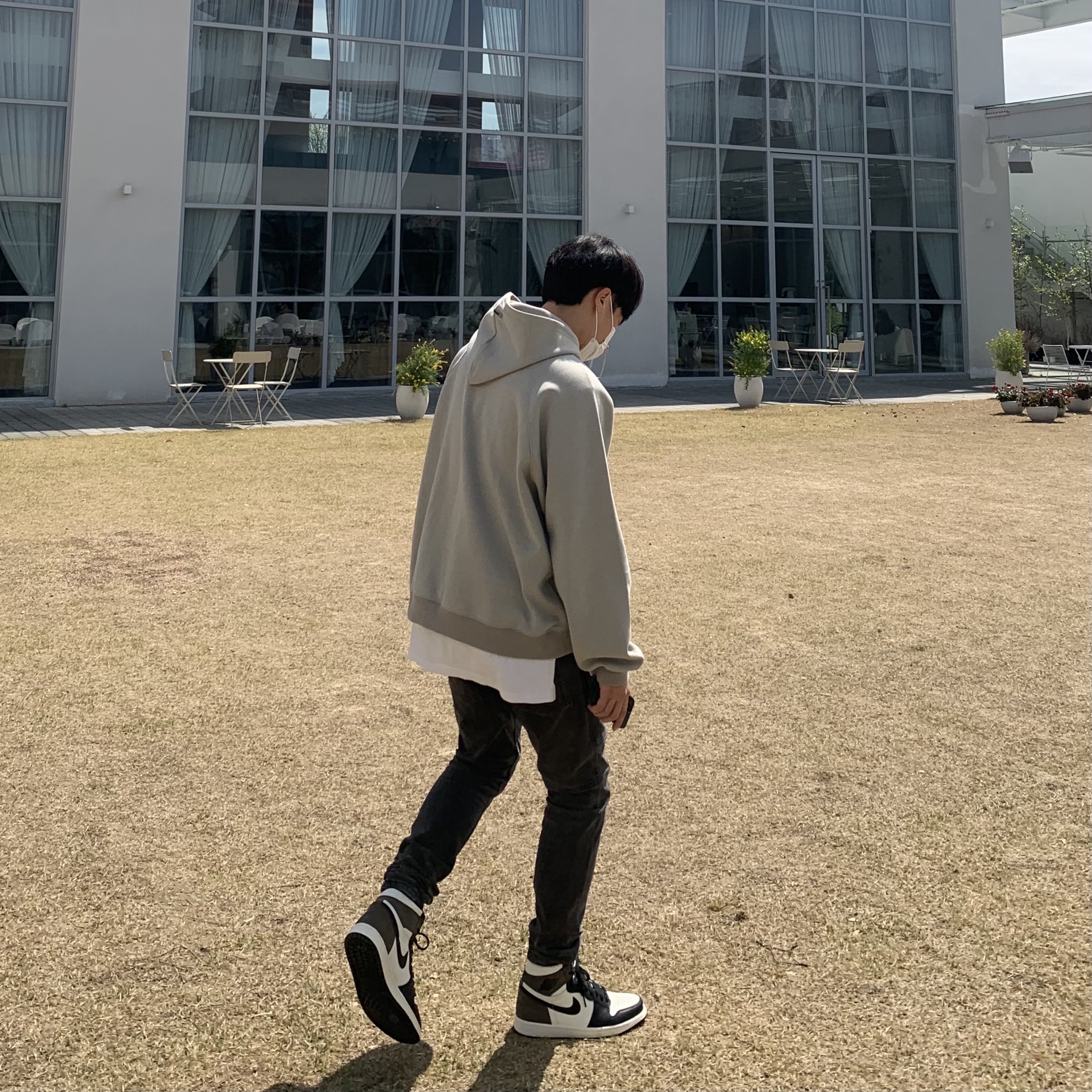 Jordan 1 Retro High OG Black Mocha 착용 스타일