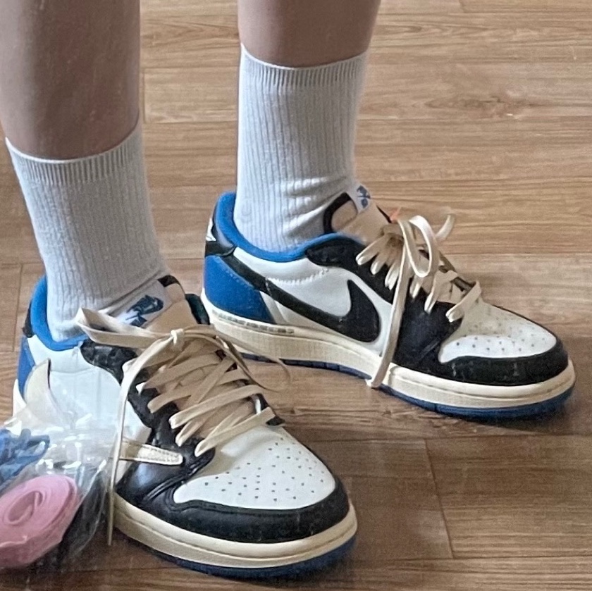 Jordan 1 x Travis Scott x Fragment Retro Low OG SP Military Blue 착용 스타일