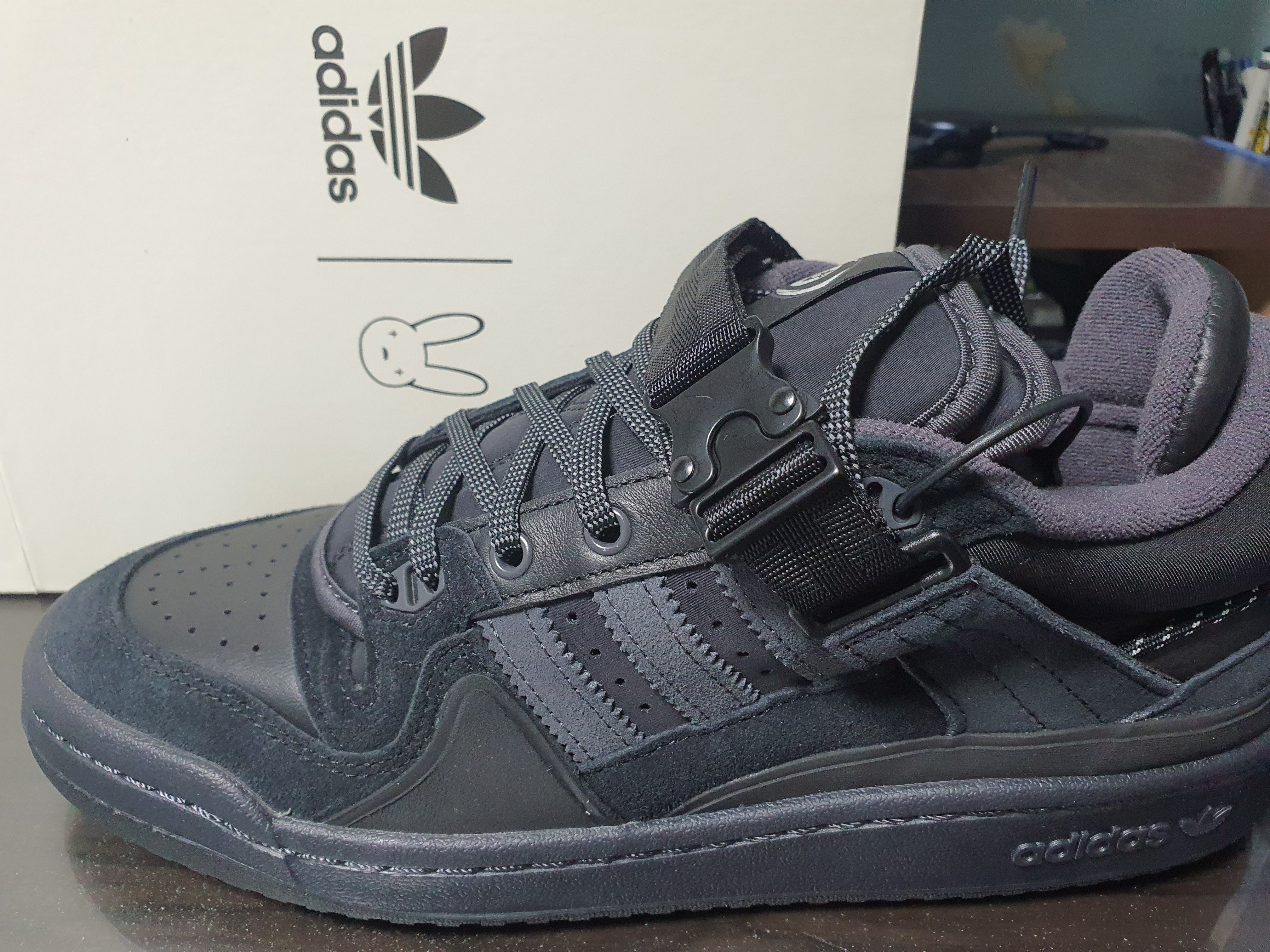 Adidas x Bad Bunny Forum Low Back To School 착용 스타일