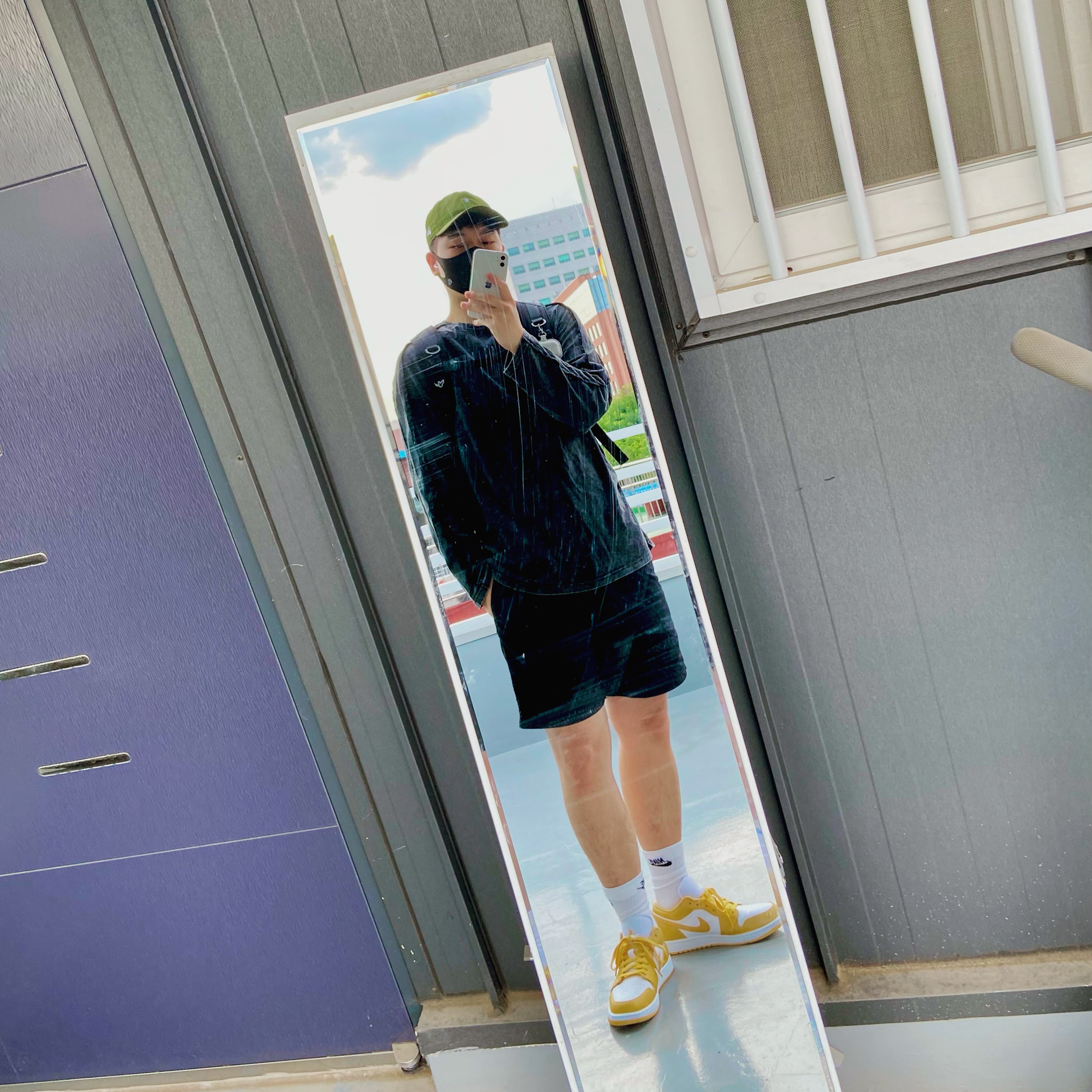 Jordan 1 Low Pollen 착용 스타일