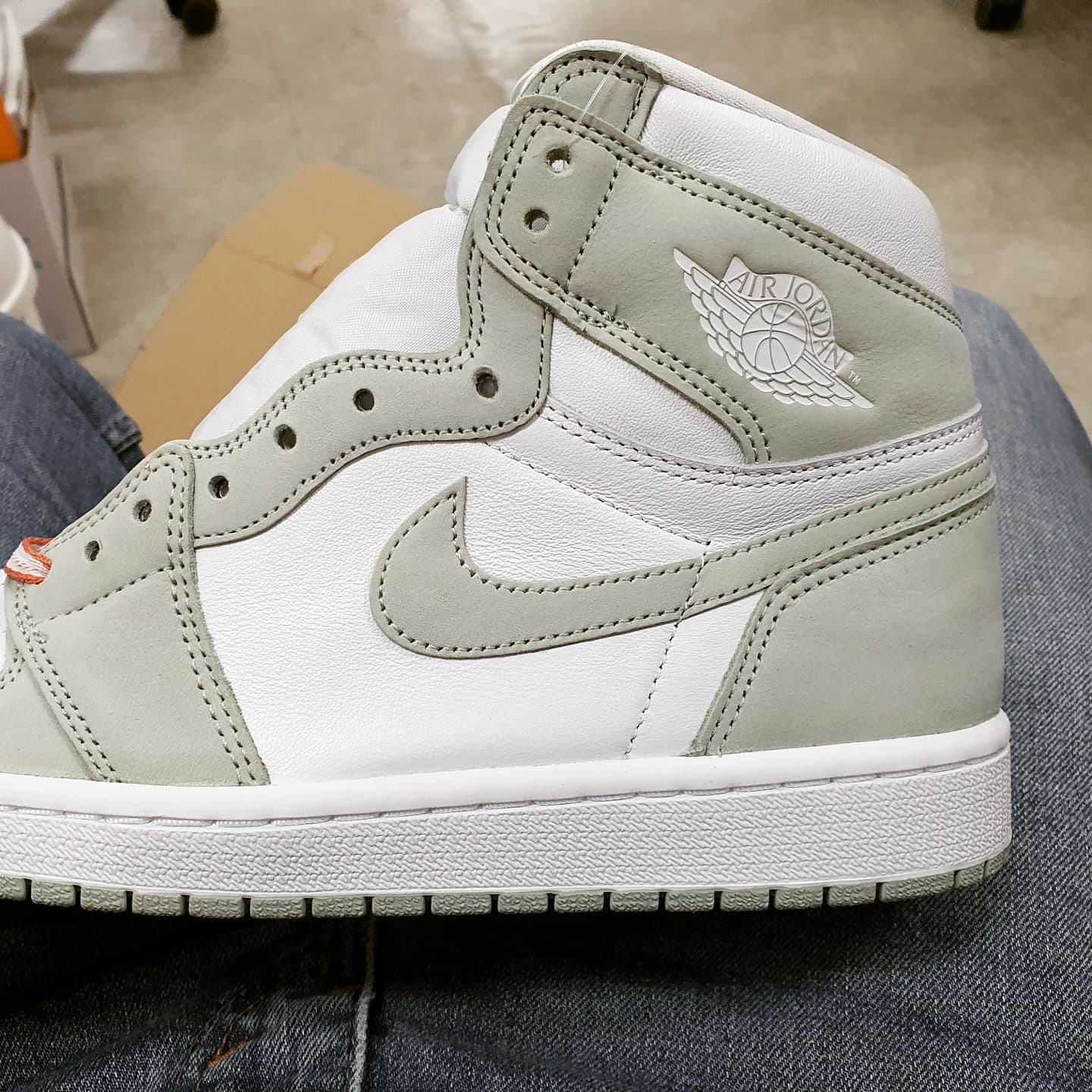 (W) Jordan 1 Retro High OG Seafoam 착용 스타일 - 2