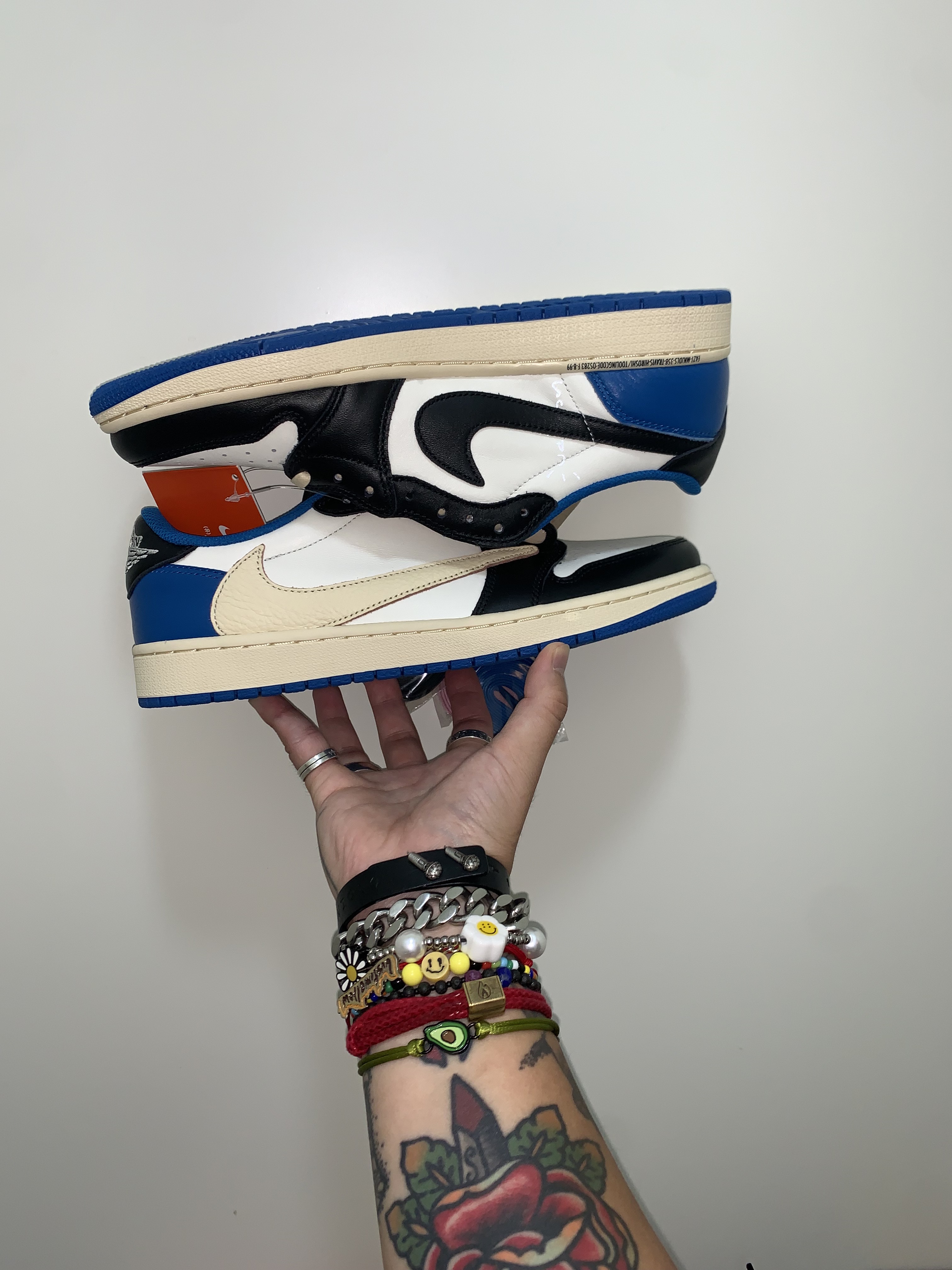 Jordan 1 x Travis Scott x Fragment Retro Low OG SP Military Blue 착용 스타일 - 1
