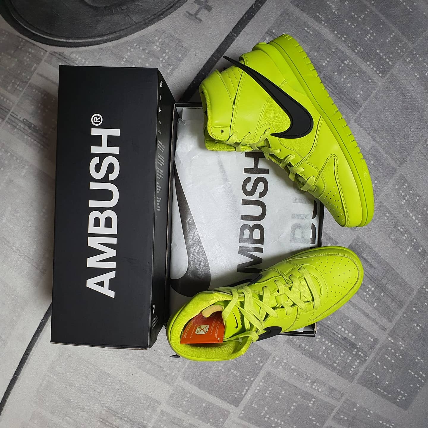 Nike x Ambush Dunk High Flash Lime 착용 스타일 - 1