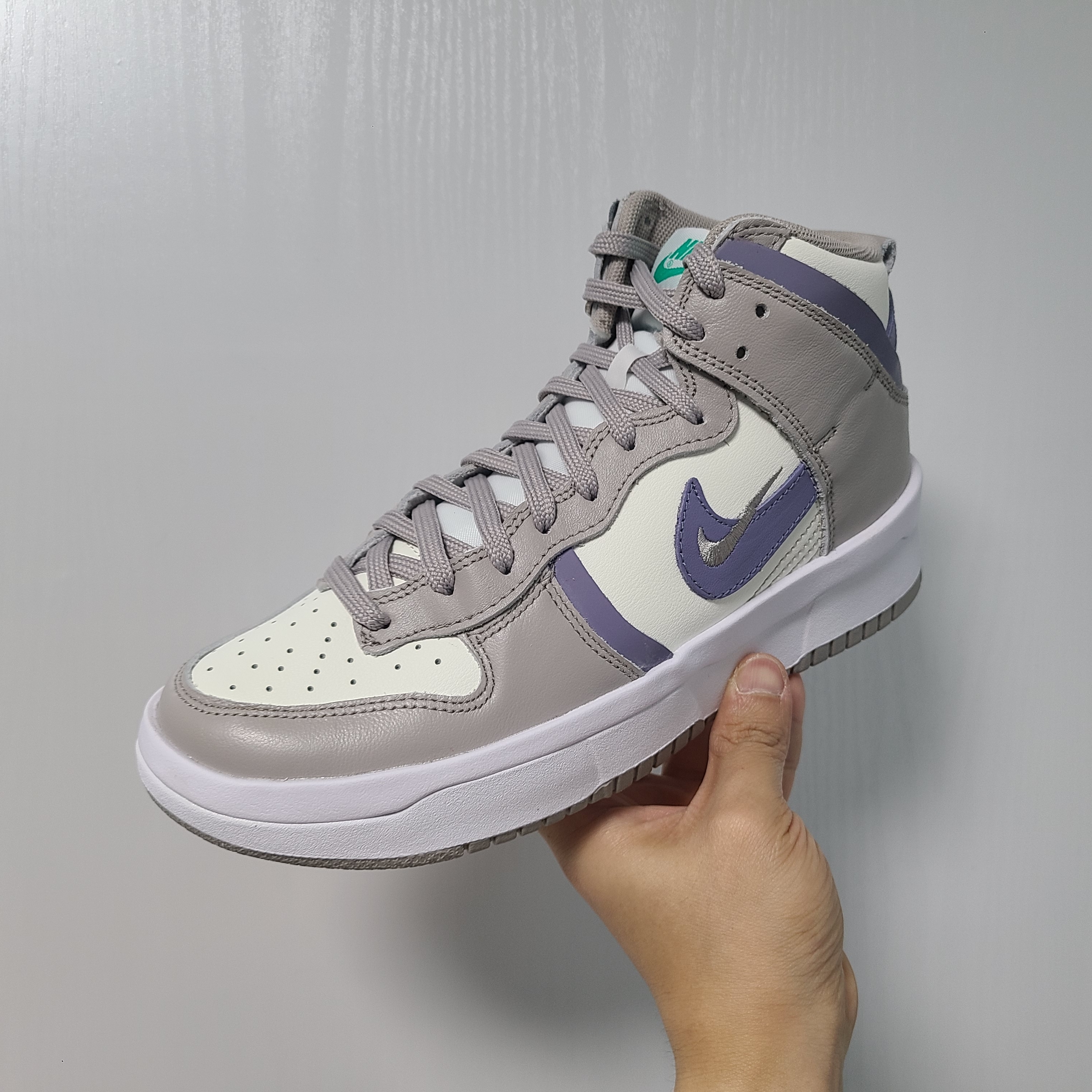 (W) Nike Dunk High Up Iron Purple 착용 스타일 - 1