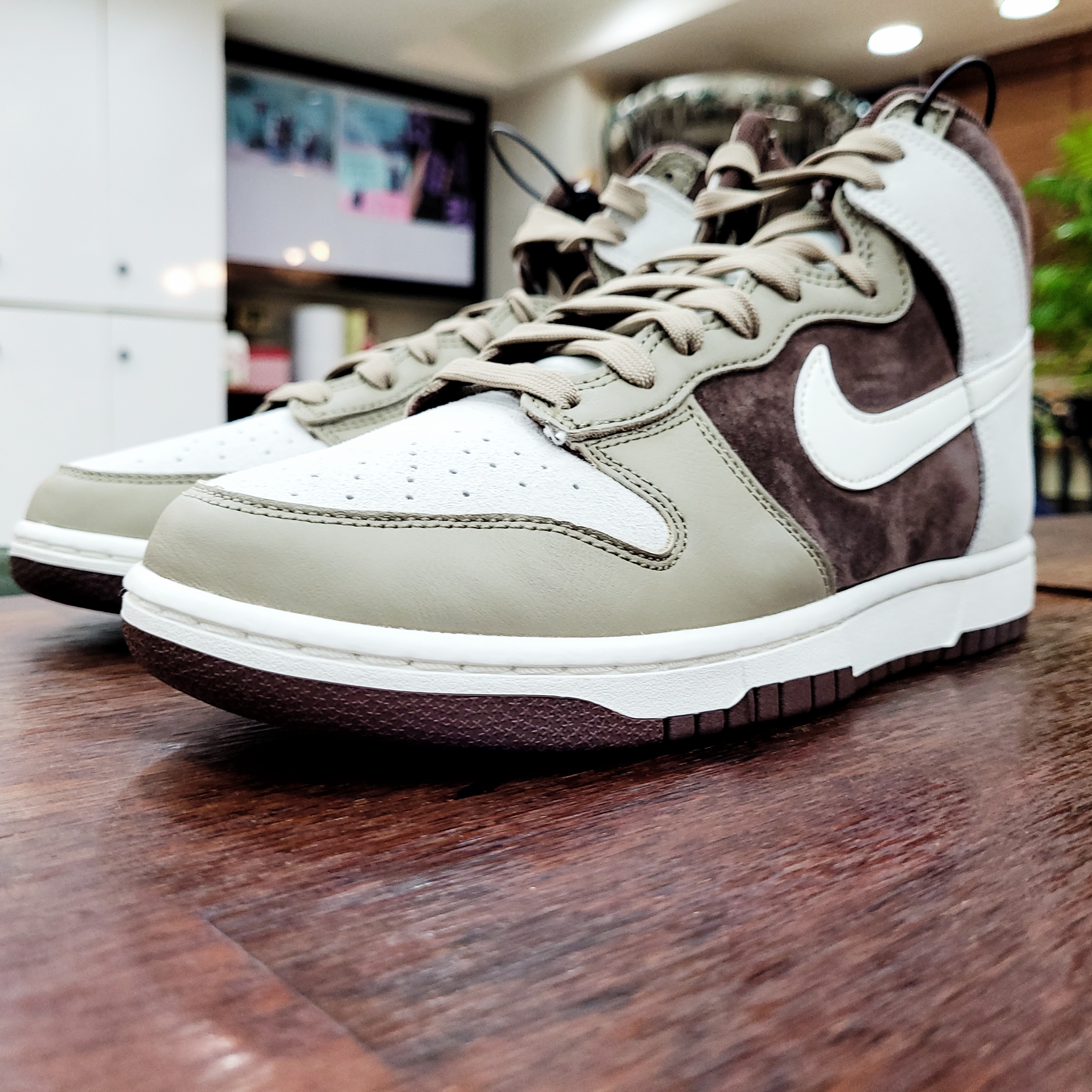 Nike Dunk High Retro PRM Light Chocolate 착용 스타일 - 3