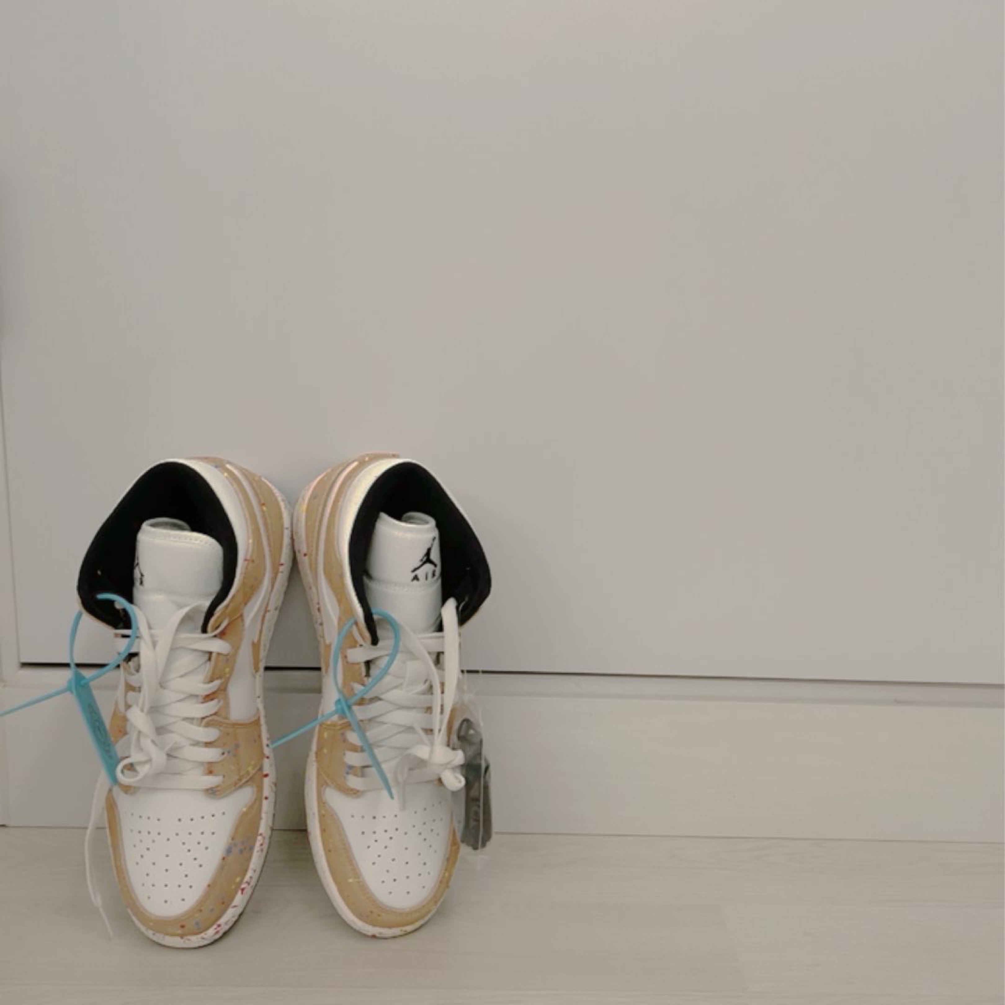 Jordan 1 Mid SE Brushstroke 착용 스타일