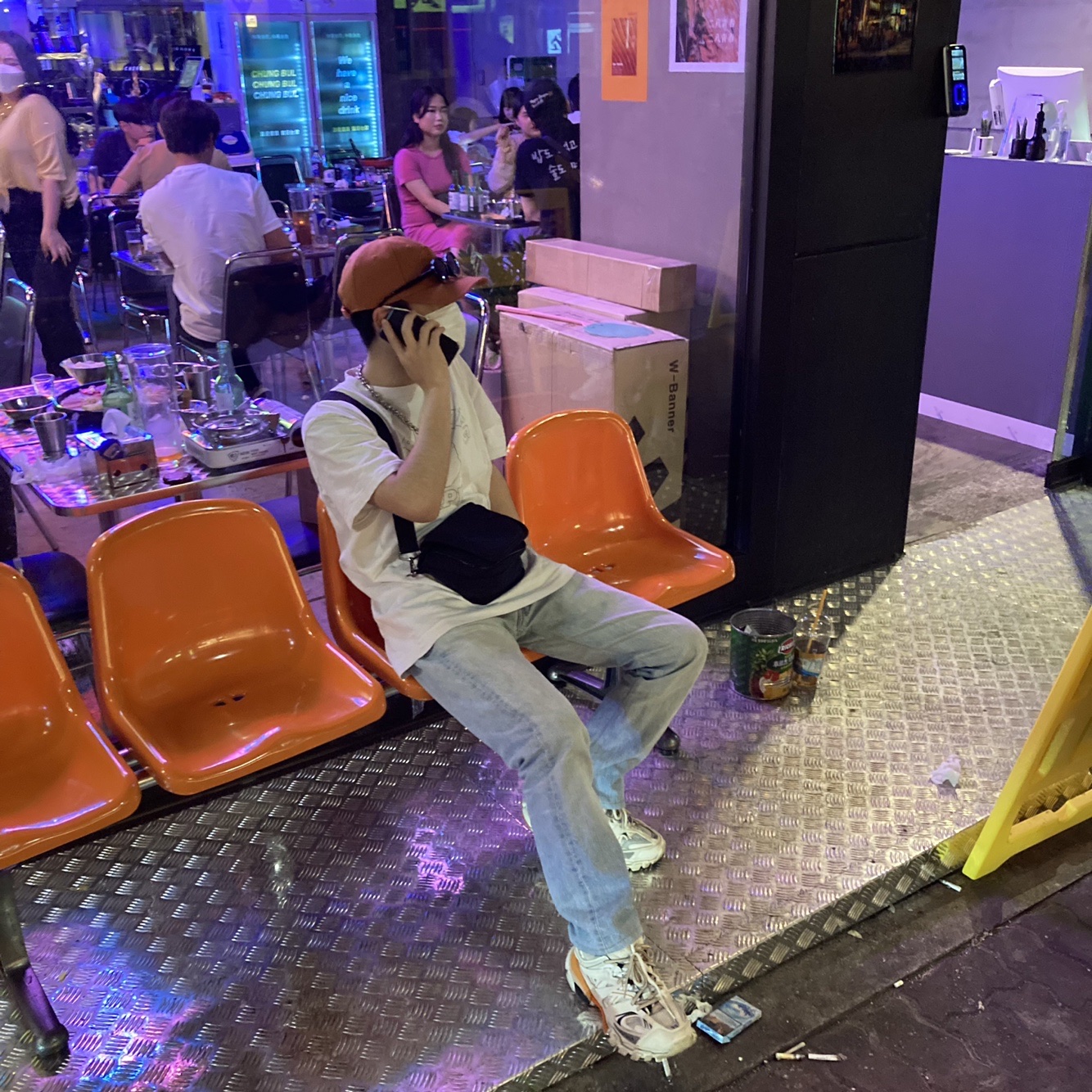 Balenciaga Track Sneakers White Orange 2019 착용 스타일