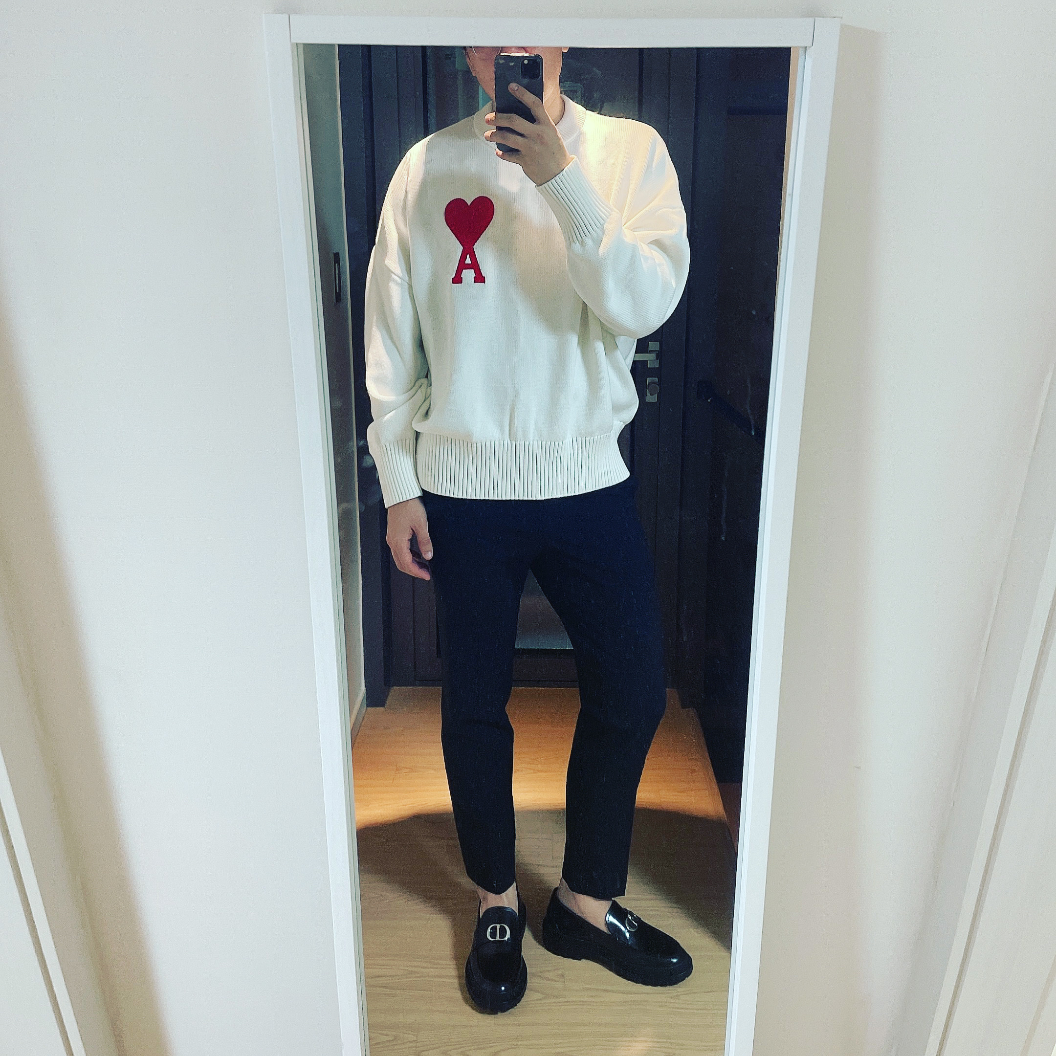 AMI de Coeur Oversize Sweater White - 21FW 착용 스타일