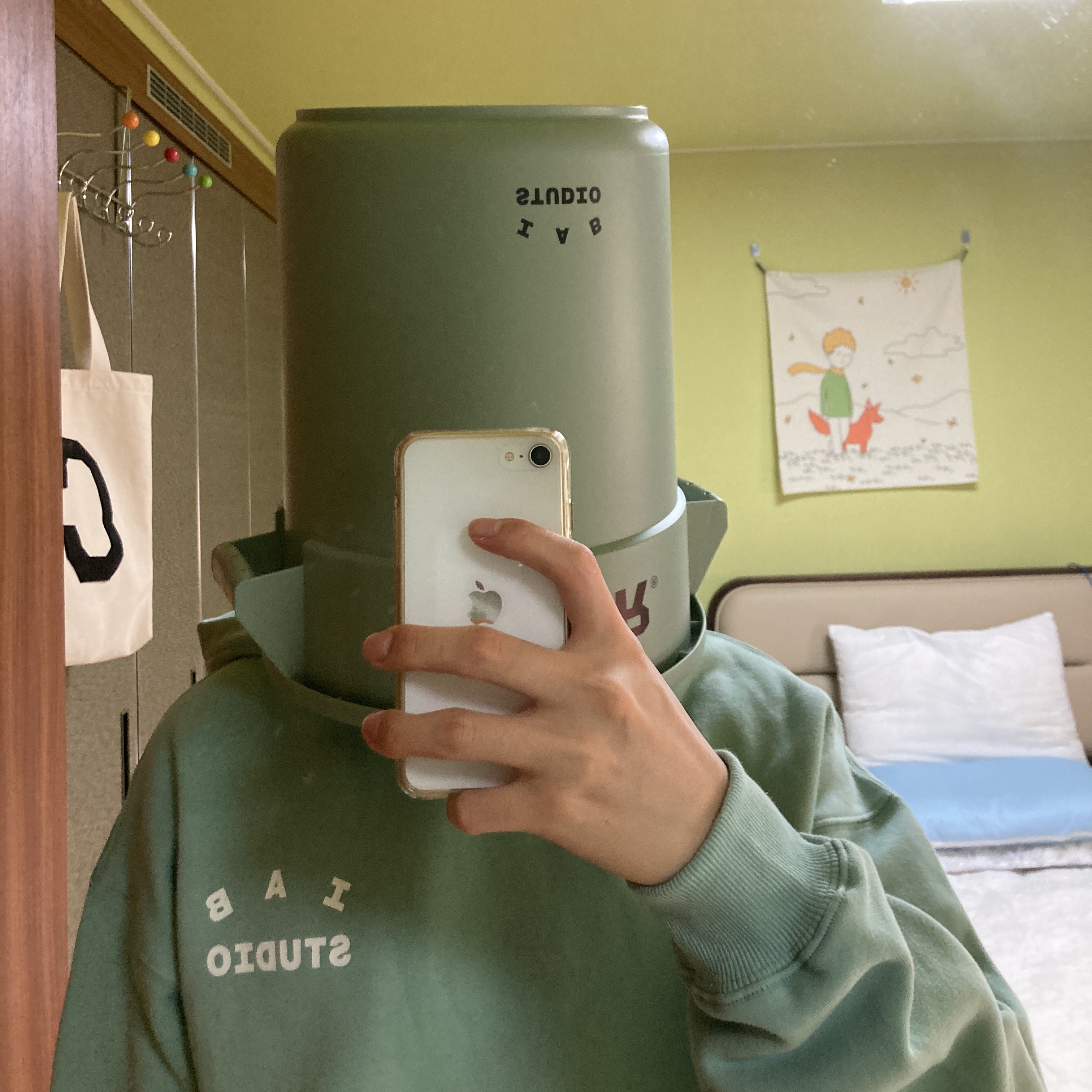 IAB Studio x Thor Set Ash Green 착용 스타일