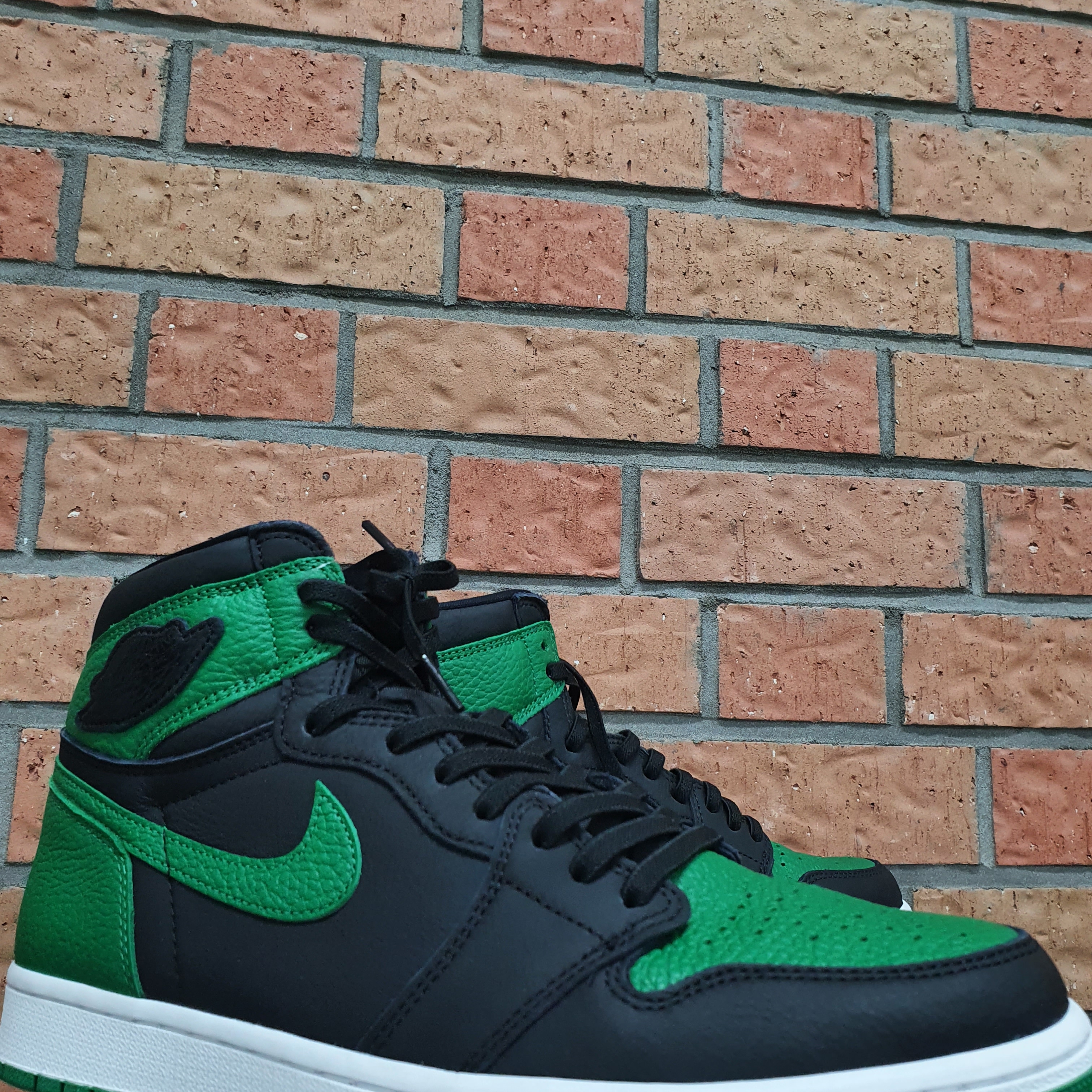 Jordan 1 Retro High OG Pine Green Black 착용 스타일