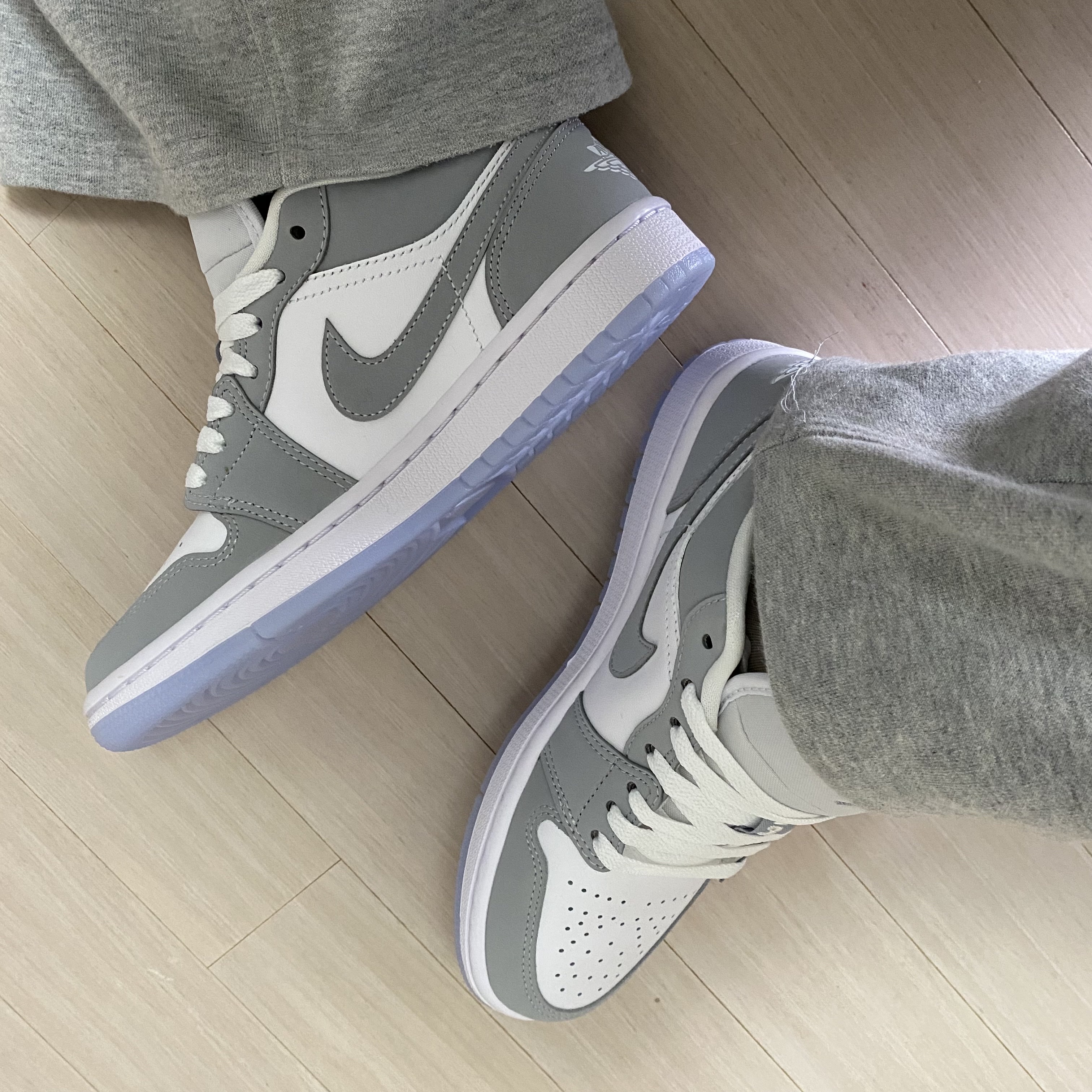 (W) Jordan 1 Low White Wolf Grey 착용 스타일